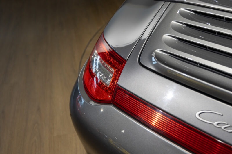 À vendre – PORSCHE – 911 997 Carrera 4 – 2011 – Gris Météore – 127 000 km – 345 ch – Flat 6 atmo – Transmission : Sequentielle – Vue principale – Origine Pays Bas – Privaty Cars – Rachat cash de voitures de sport d’occasion dans l’Ouest de la France
