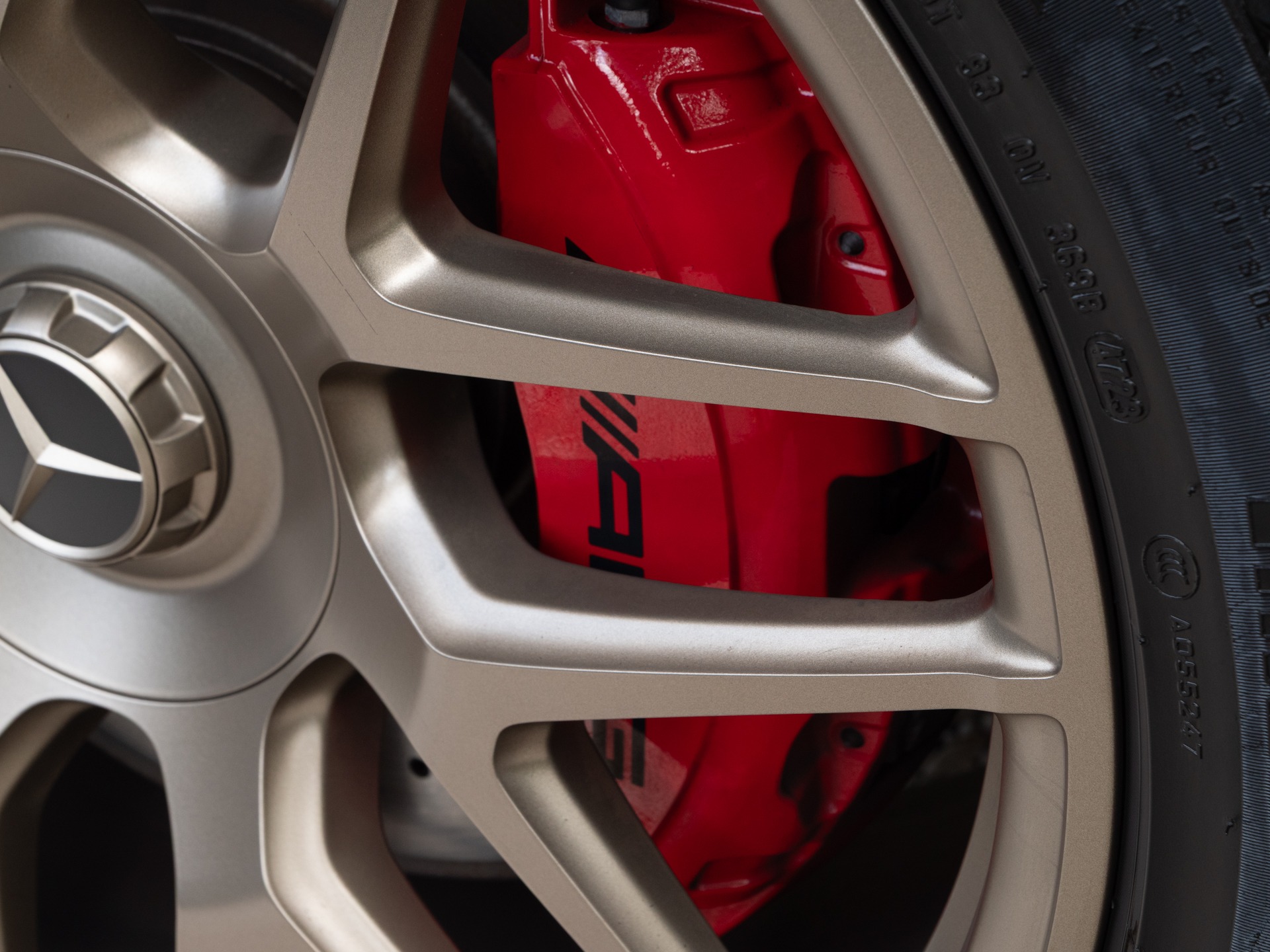 Jantes – Classe G63 – 2023 – Magno Manufaktur – 11 900 km – 585 ch – V8 4.0L biturbo – Transmission : Automatique – Origine France – Privaty Cars – Dépôt-vente sécurisé de véhicules de prestige à 2 heures de Paris en TGV