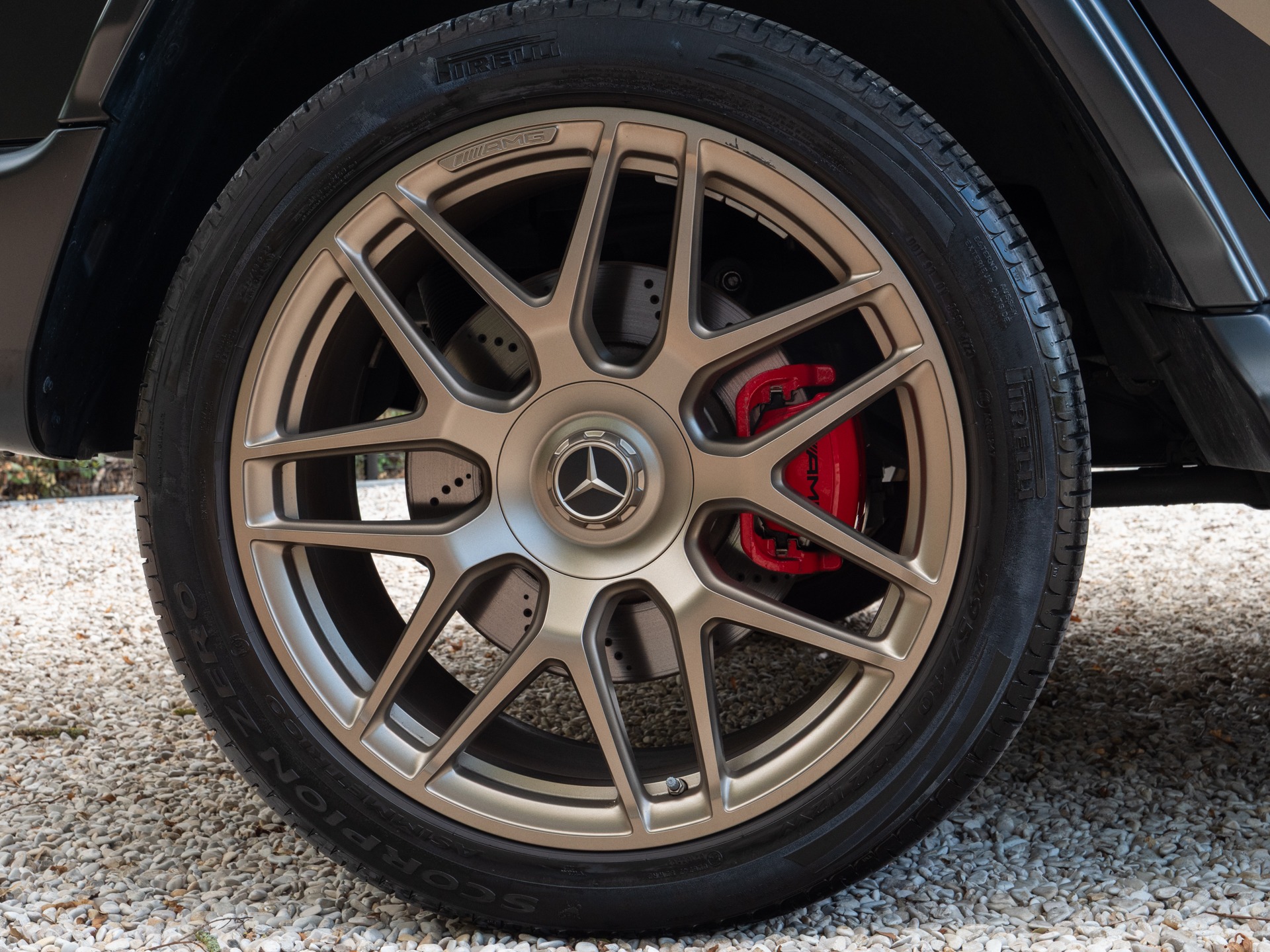 Jantes – Classe G63 – 2023 – Magno Manufaktur – 11 900 km – 585 ch – V8 4.0L biturbo – Transmission : Automatique – Origine France – Privaty Cars – Rachat de Porsche et Ferrari d’occasion entre Bordeaux et Nantes