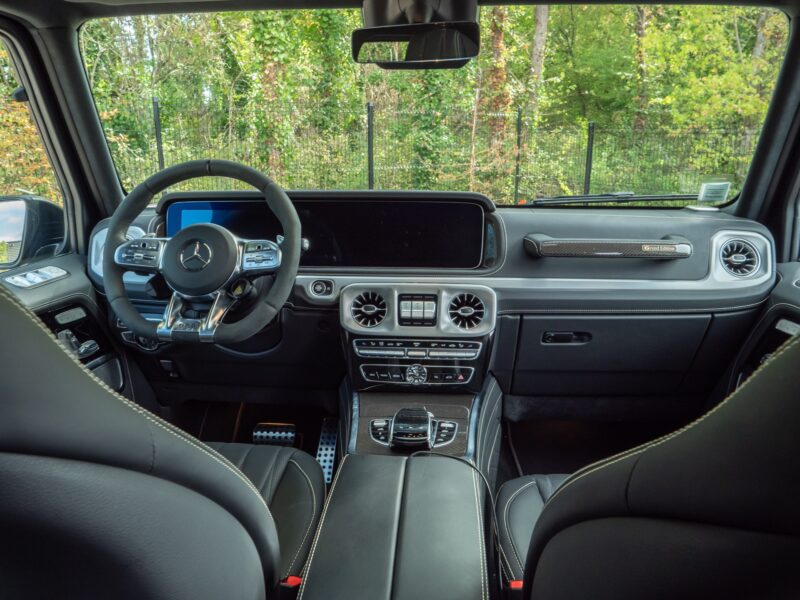Tableau de bord – Classe G63 – 2023 – Magno Manufaktur – 11 900 km – 585 ch – V8 4.0L biturbo – Transmission : Automatique – Origine France – Privaty Cars – Recherche de supercars hors marché en Nouvelle-Aquitaine