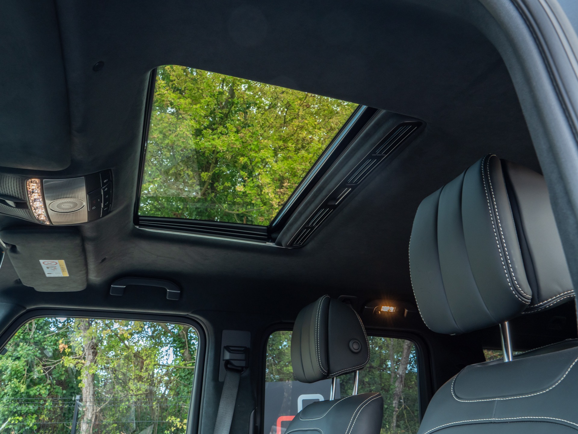 Tableau de bord – Classe G63 – 2023 – Magno Manufaktur – 11 900 km – 585 ch – V8 4.0L biturbo – Transmission : Automatique – Origine France – Privaty Cars – Mandat de vente pour automobiles de luxe entre Bordeaux et Nantes