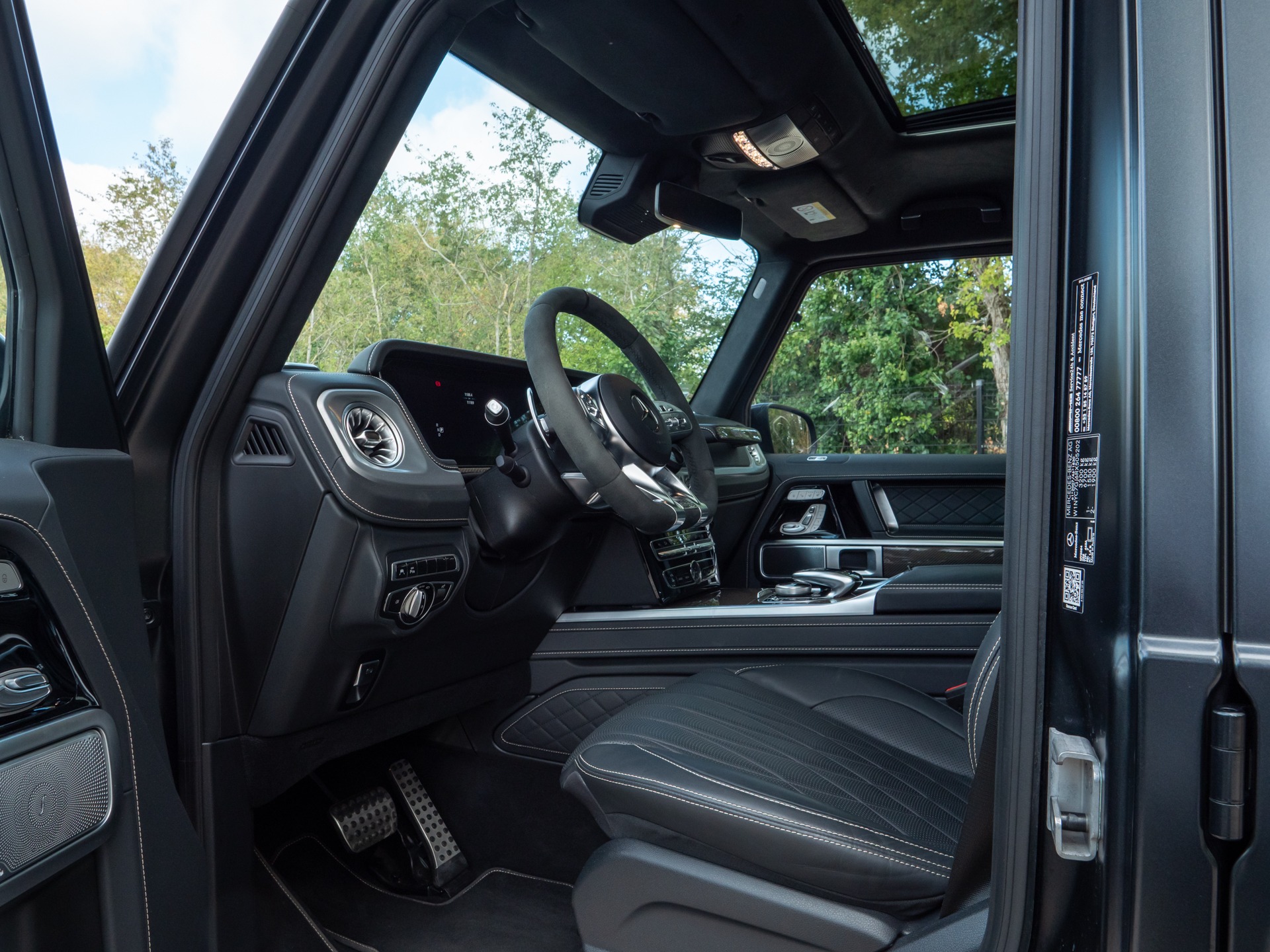 Tableau de bord – Classe G63 – 2023 – Magno Manufaktur – 11 900 km – 585 ch – V8 4.0L biturbo – Transmission : Automatique – Origine France – Privaty Cars – Rachat immédiat de véhicules de prestige en Nouvelle-Aquitaine