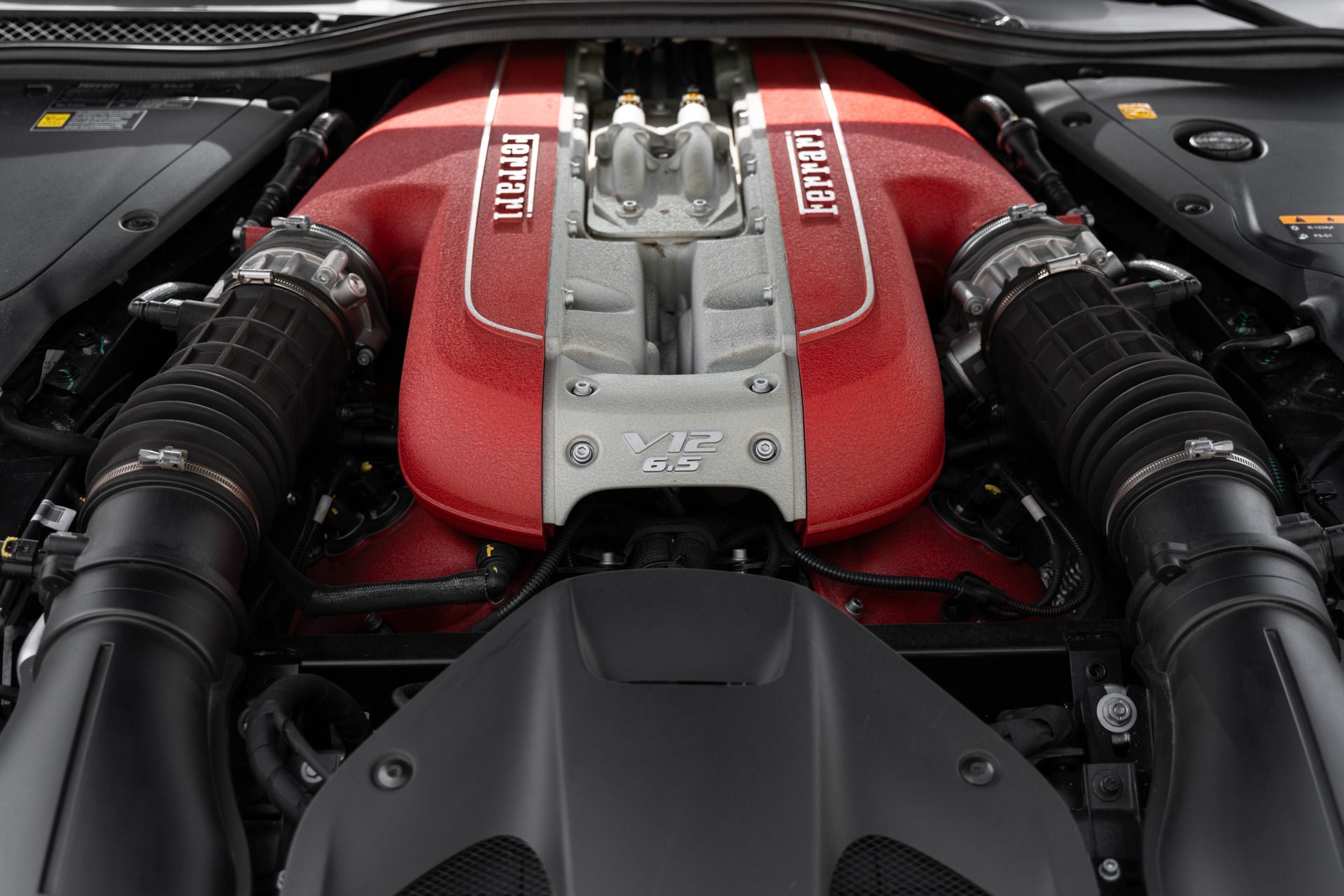 Carrosserie – FERRARI – 812 Superfast – 2018 – Nero Daytona – 15 900 km – 800 ch – V12 Atmo – Transmission : Sequentielle – Origine France – Privaty Cars – Commerce de voitures de sport luxe et premium à 2 heures de Paris en TGV