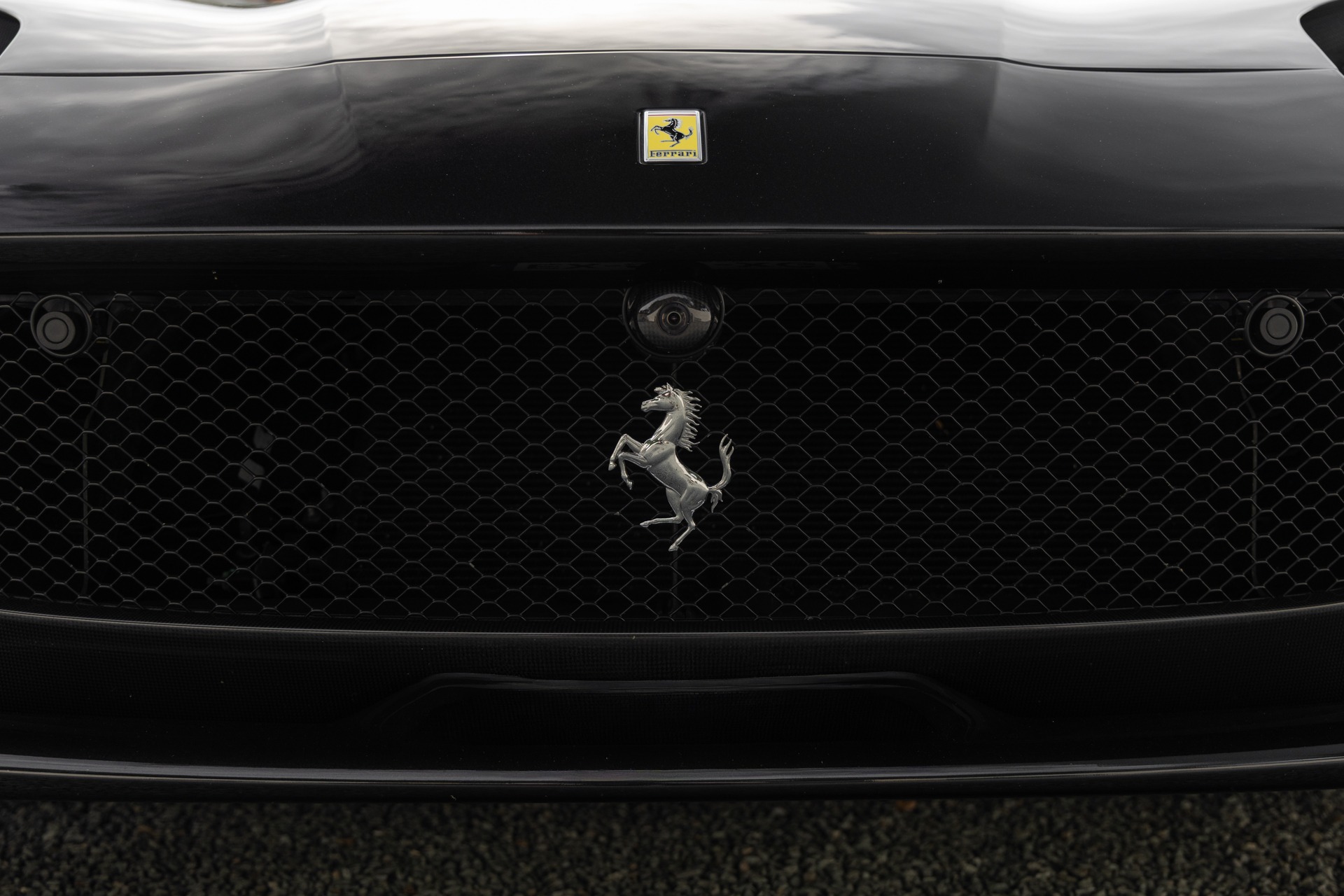 Carrosserie – FERRARI – 812 Superfast – 2018 – Nero Daytona – 15 900 km – 800 ch – V12 Atmo – Transmission : Sequentielle – Origine France – Privaty Cars – Spécialiste des sportives d’occasion près de Niort