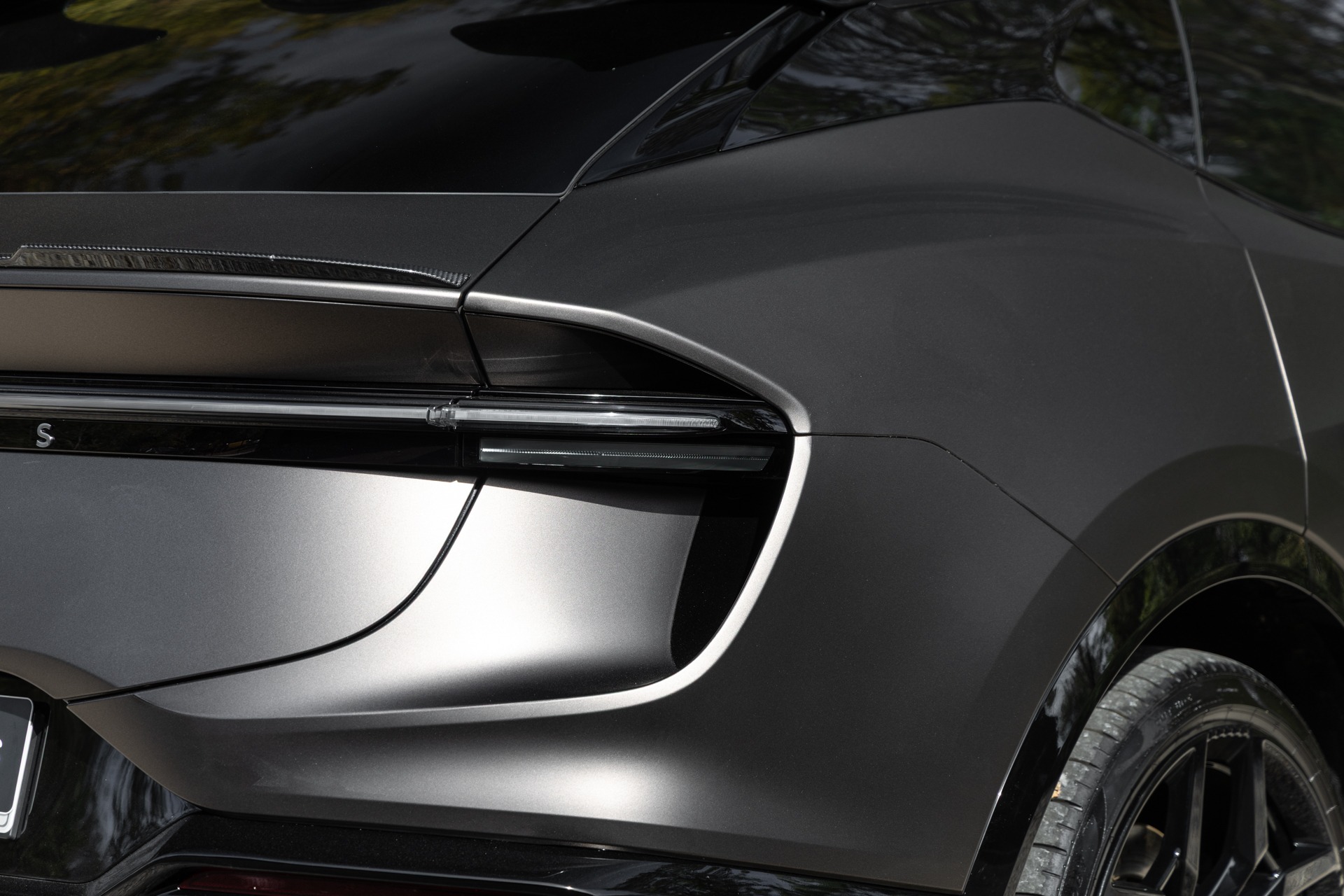 Carrosserie – LOTUS – ELETRE R – 2021 – Noir Stellar – 11 900 km – 918 ch – Electrique – Transmission : Automatique – Origine France – Privaty Cars – Recherche personnalisée de modèles LOTUS en Nouvelle-Aquitaine