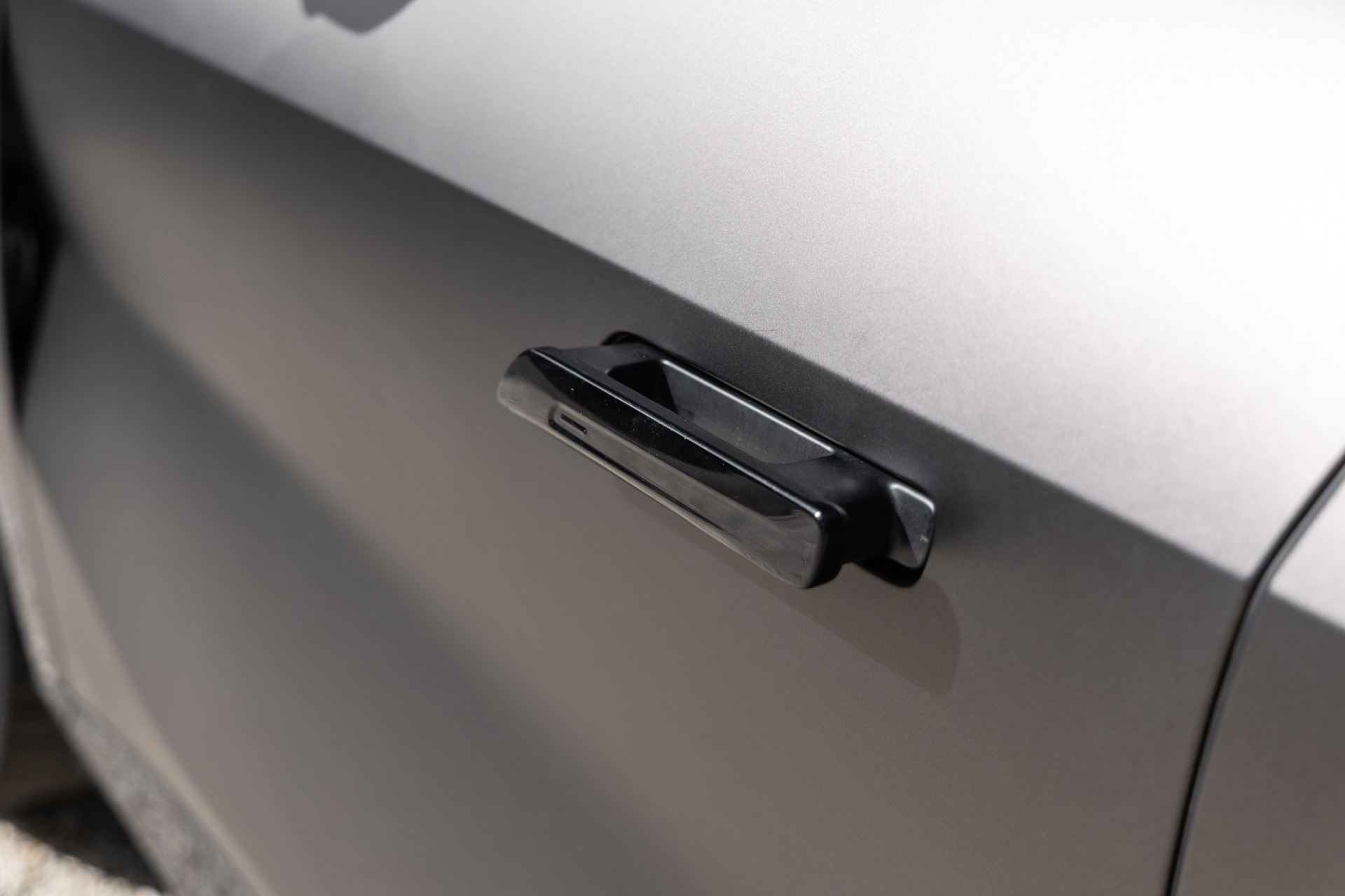 Carrosserie – LOTUS – ELETRE R – 2021 – Noir Stellar – 11 900 km – 918 ch – Electrique – Transmission : Automatique – Origine France – Privaty Cars – Véhicules de sport et de luxe d’occasion proche de Bordeaux