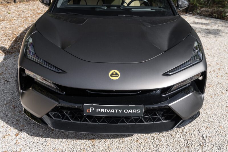Carrosserie – LOTUS – ELETRE R – 2021 – Noir Stellar – 11 900 km – 918 ch – Electrique – Transmission : Automatique – Origine France – Privaty Cars – Importation de véhicules de prestige et sportifs dans l’Ouest de la France