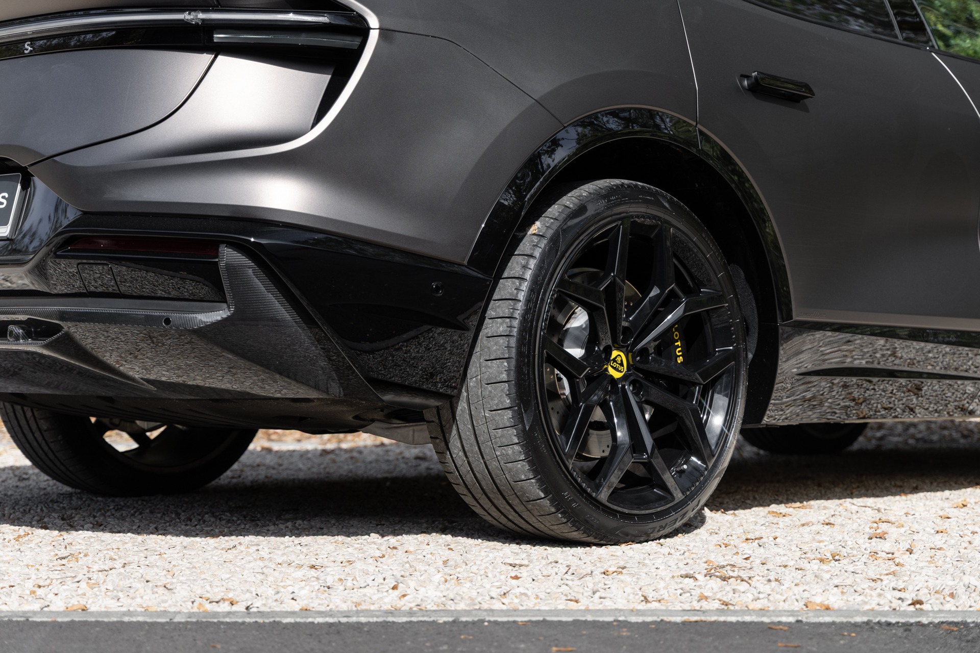 Carrosserie – LOTUS – ELETRE R – 2021 – Noir Stellar – 11 900 km – 918 ch – Electrique – Transmission : Automatique – Origine France – Privaty Cars – Courtage automobile LOTUS à 2 heures de Paris en TGV