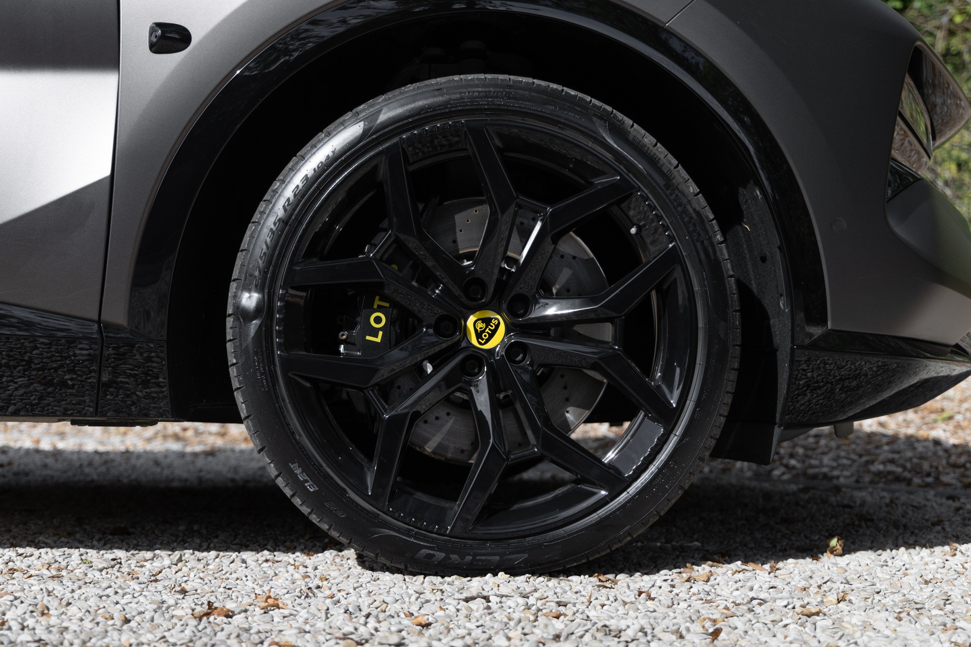 Jantes – LOTUS – ELETRE R – 2021 – Noir Stellar – 11 900 km – 918 ch – Electrique – Transmission : Automatique – Origine France – Privaty Cars – Recherche personnalisée de modèles LOTUS près de Niort