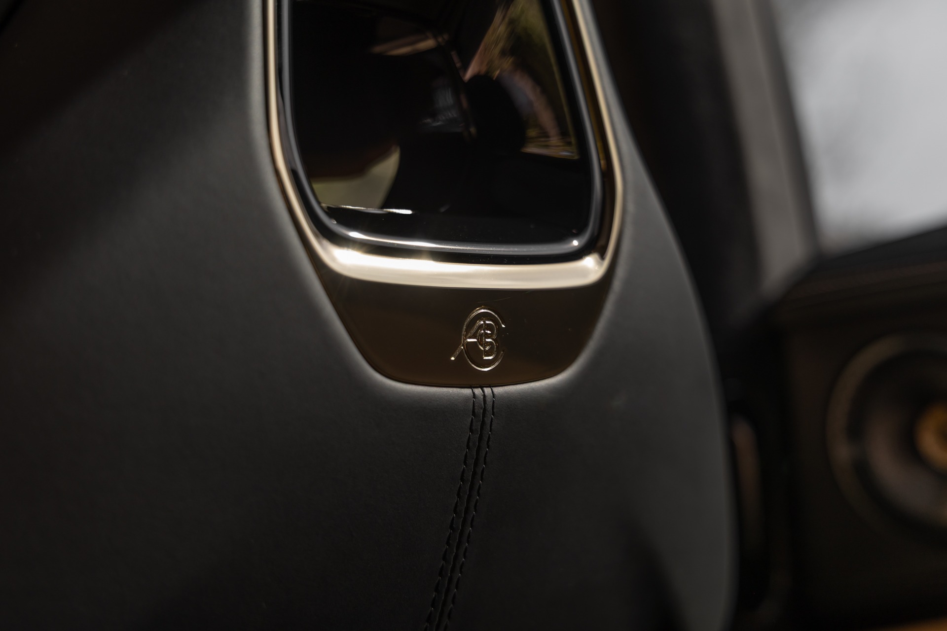 Sièges – LOTUS – ELETRE R – 2021 – Noir Stellar – 11 900 km – 918 ch – Electrique – Transmission : Automatique – Origine France – Privaty Cars – Rachat de Porsche et Ferrari d’occasion proche de Nantes