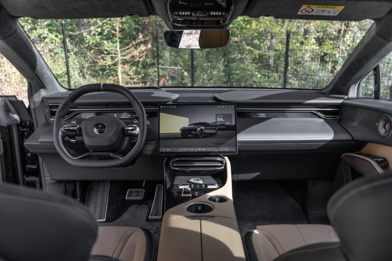 Tableau de bord – LOTUS – ELETRE R – 2021 – Noir Stellar – 11 900 km – 918 ch – Electrique – Transmission : Automatique – Origine France – Privaty Cars – Mandat de vente pour automobiles de luxe proche de Bordeaux
