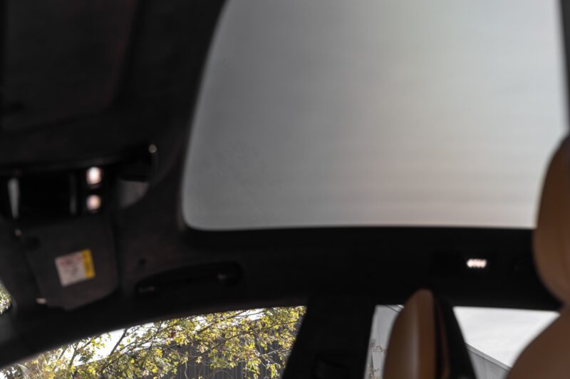 Tableau de bord – LOTUS – ELETRE R – 2021 – Noir Stellar – 11 900 km – 918 ch – Electrique – Transmission : Automatique – Origine France – Privaty Cars – Expertise et vente de modèles Super Sport en Charente-Maritime