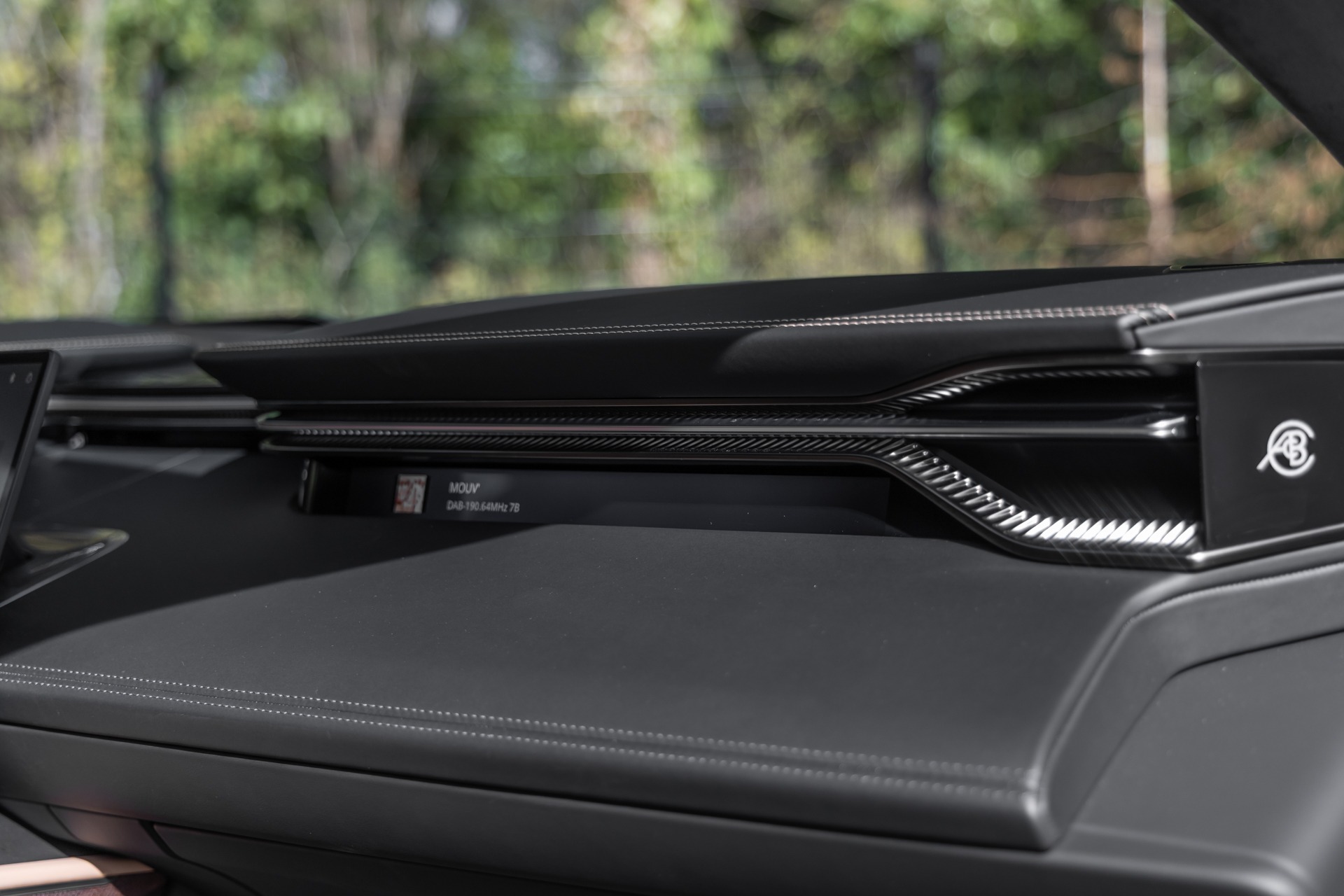Tableau de bord – LOTUS – ELETRE R – 2021 – Noir Stellar – 11 900 km – 918 ch – Electrique – Transmission : Automatique – Origine France – Privaty Cars – Spécialiste des voitures de sport d’occasion en Nouvelle-Aquitaine