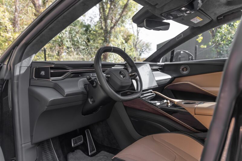 Tableau de bord – LOTUS – ELETRE R – 2021 – Noir Stellar – 11 900 km – 918 ch – Electrique – Transmission : Automatique – Origine France – Privaty Cars – Mandat de vente pour automobiles de luxe en Nouvelle-Aquitaine