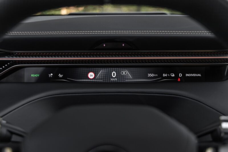Tableau de bord numérique avec affichage – LOTUS – ELETRE R – 2021 – Noir Stellar – 11 900 km – 918 ch – Electrique – Transmission : Automatique – Origine France – Privaty Cars – Rachat cash de voitures LOTUS proche de Bordeaux