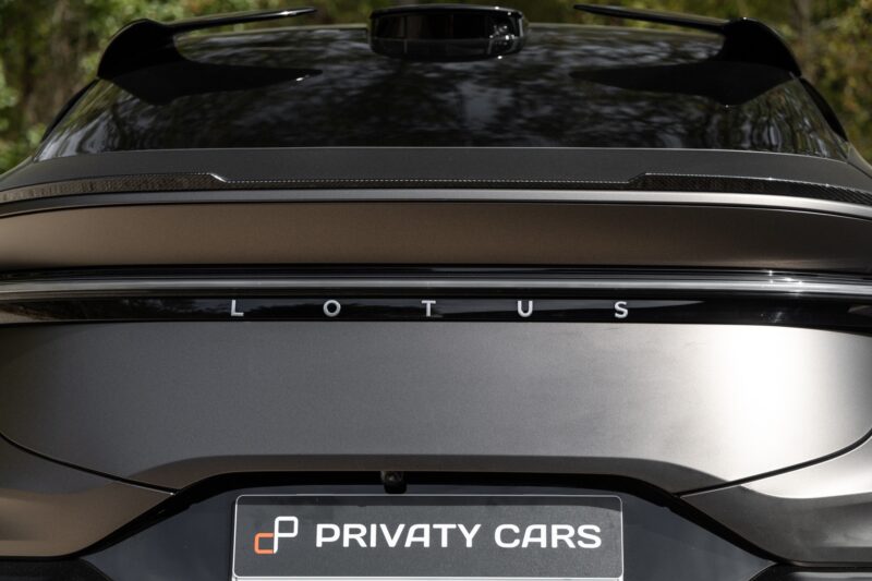 À vendre – LOTUS – ELETRE R – 2021 – Noir Stellar – 11 900 km – 918 ch – Electrique – Transmission : Automatique – Vue principale – Origine France – Privaty Cars – Rachat express de supercars et hypercars dans l’Ouest de la France