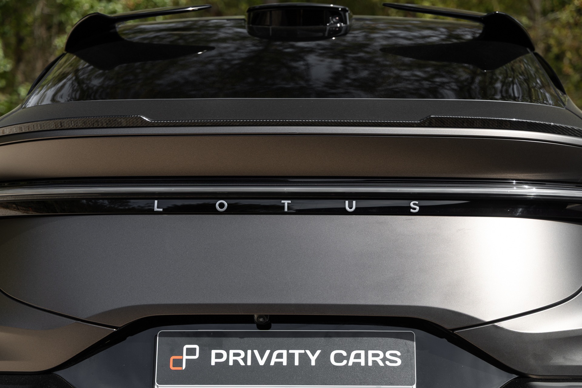 À vendre – LOTUS – ELETRE R – 2021 – Noir Stellar – 11 900 km – 918 ch – Electrique – Transmission : Automatique – Vue principale – Origine France – Privaty Cars – Rachat express de supercars et hypercars dans l’Ouest de la France