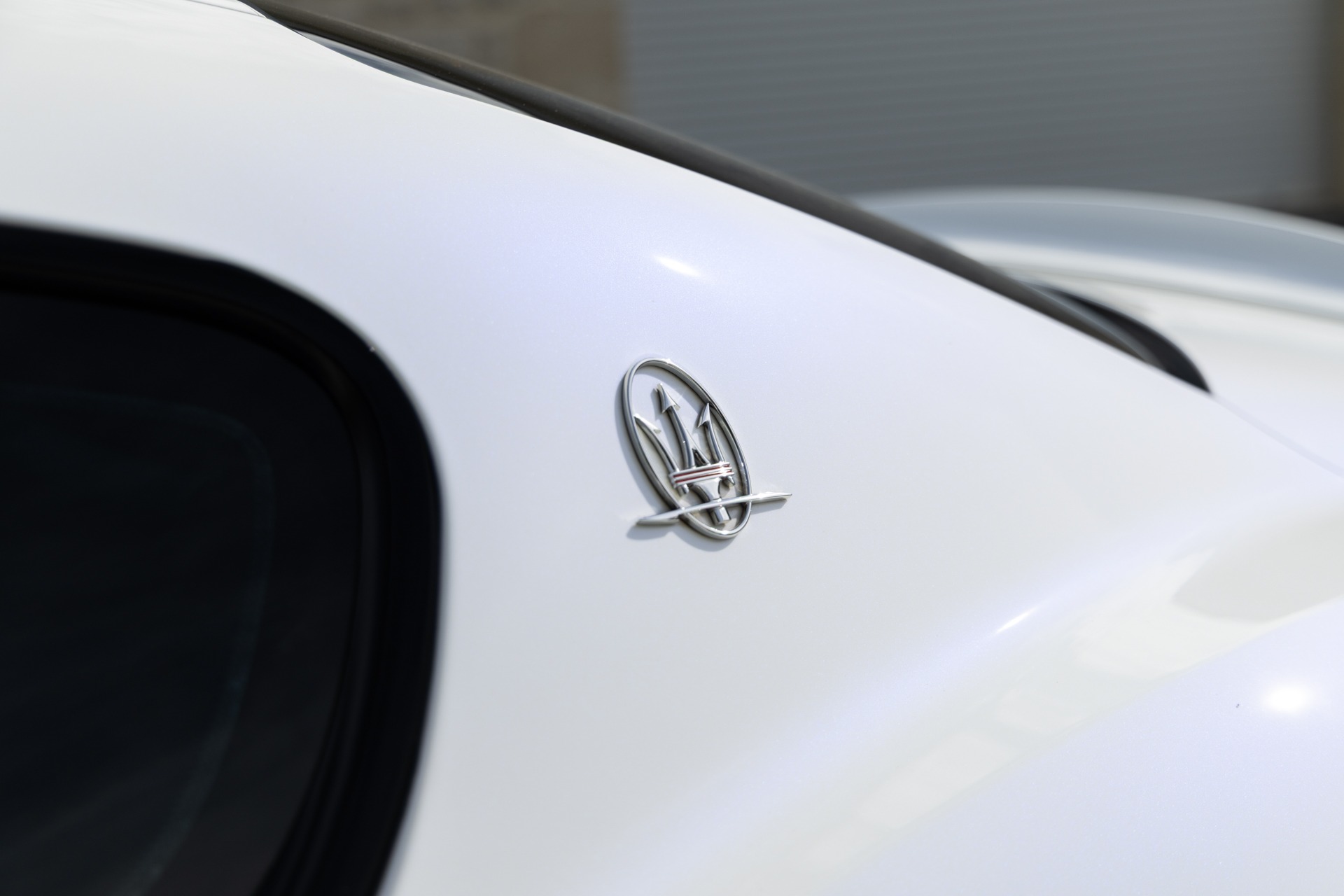 Carrosserie – MASERATI – GranTurismo MC Stradale – 2018 – Bianco Fuji – 35 900 km – 460 ch – V8 Atmo – Transmission : Sequentielle – Origine France – Privaty Cars – Dépôt-vente sécurisé de véhicules de prestige près de Niort