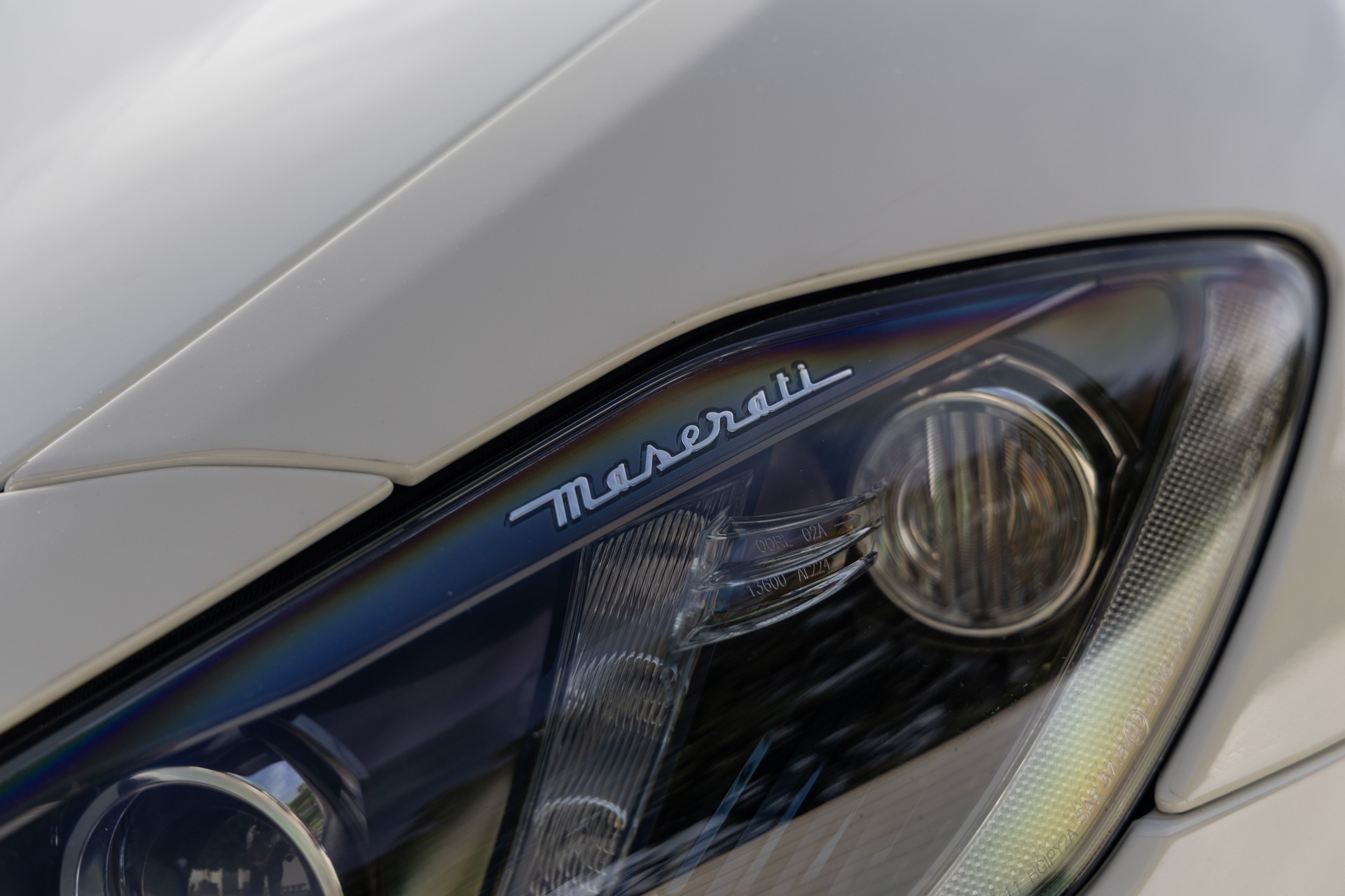 Carrosserie – MASERATI – GranTurismo MC Stradale – 2018 – Bianco Fuji – 35 900 km – 460 ch – V8 Atmo – Transmission : Sequentielle – Origine France – Privaty Cars – Reprise de voitures de sport et collection près de Niort