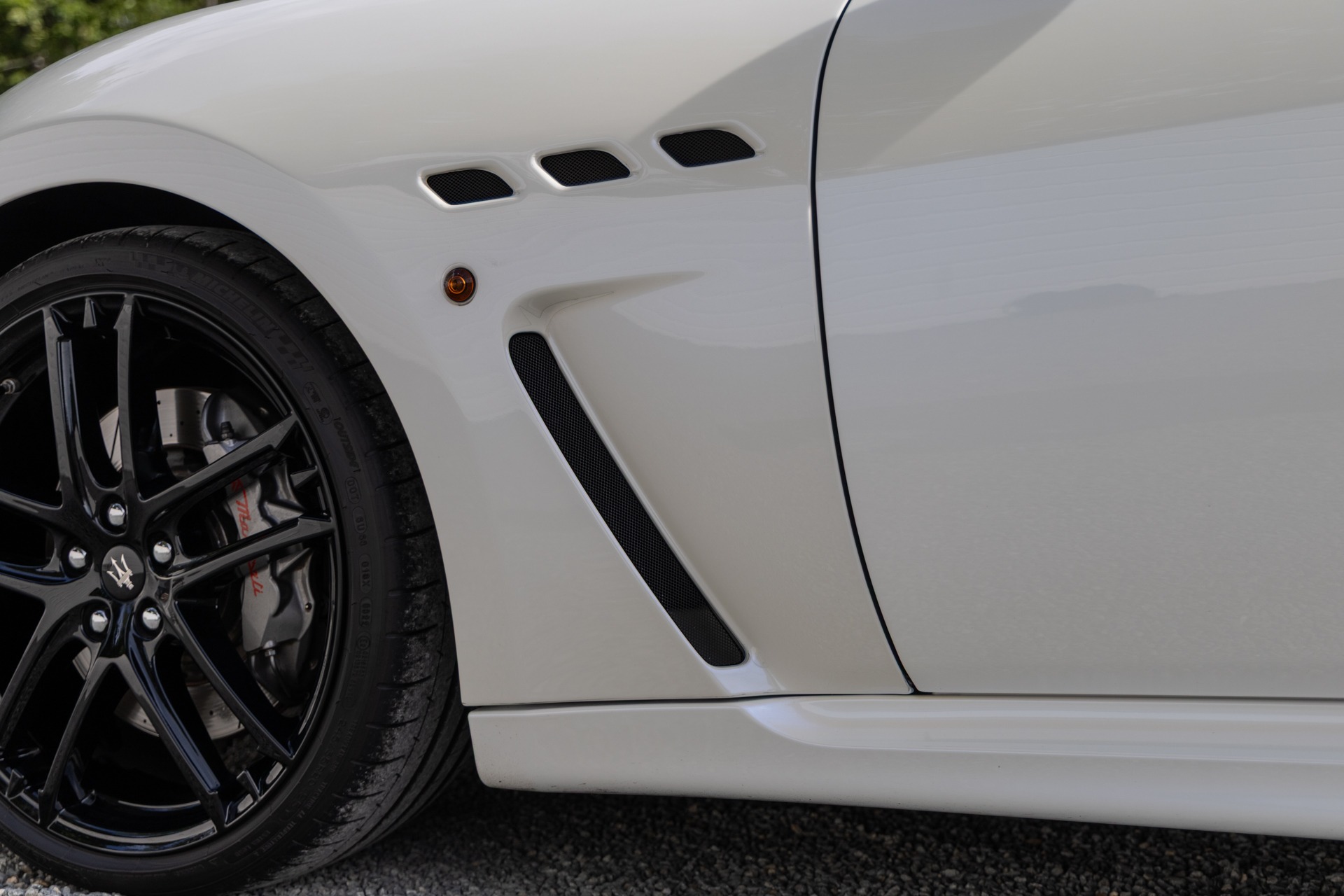 Carrosserie – MASERATI – GranTurismo MC Stradale – 2018 – Bianco Fuji – 35 900 km – 460 ch – V8 Atmo – Transmission : Sequentielle – Origine France – Privaty Cars – Spécialiste MASERATI d’occasion en Nouvelle-Aquitaine