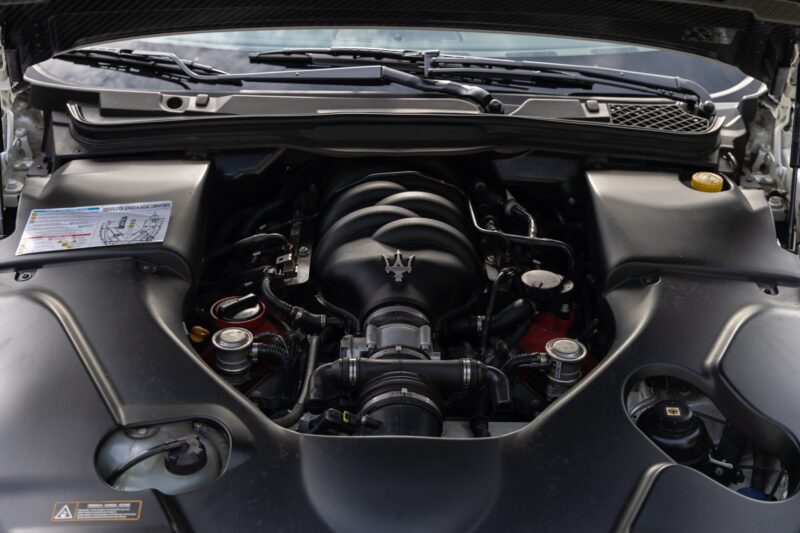 Moteur – MASERATI – GranTurismo MC Stradale – 2018 – Bianco Fuji – 35 900 km – 460 ch – V8 Atmo – Transmission : Sequentielle – Origine France – Privaty Cars – Reprise cash de voitures de luxe sans obligation d’achat à 2 heures de Paris en TGV
