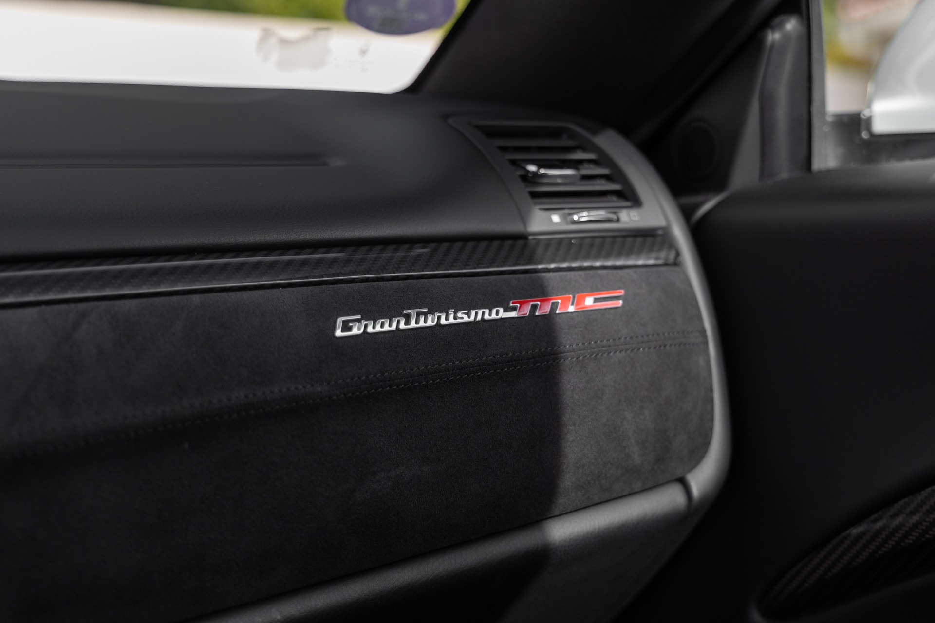 Tableau de bord – MASERATI – GranTurismo MC Stradale – 2018 – Bianco Fuji – 35 900 km – 460 ch – V8 Atmo – Transmission : Sequentielle – Origine France – Privaty Cars – Rachat cash de voitures MASERATI près de Niort