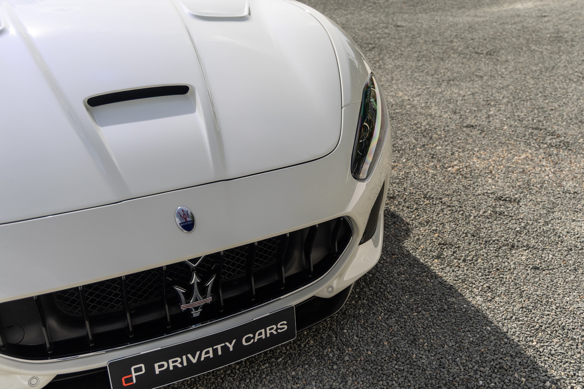 À vendre – MASERATI – GranTurismo MC Stradale – 2018 – Bianco Fuji – 35 900 km – 460 ch – V8 Atmo – Transmission : Sequentielle – Vue principale – Origine France – Privaty Cars – Expertise et vente de modèles Super Sport en Charente-Maritime