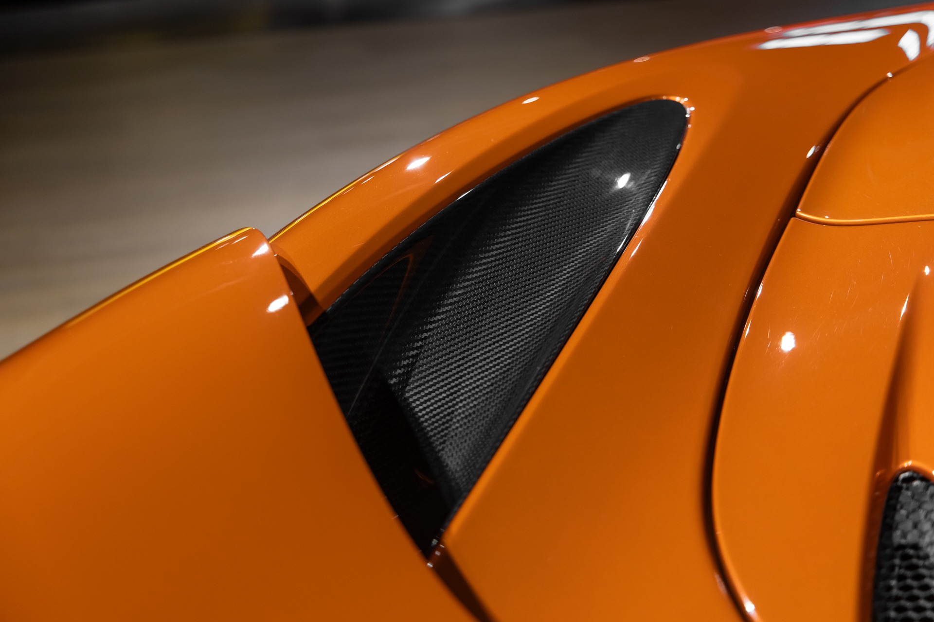 Carrosserie – MCLAREN – 720S Spider – 2019 – Azores Orange – 29 300 km – 720 ch – V8 Bi-Turbo – Transmission : Sequentielle – Origine Allemagne – Privaty Cars – Importation de véhicules de prestige et sportifs à La Rochelle