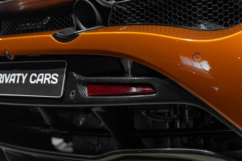 Diffuseur arrière en carbone – MCLAREN – 720S Spider – 2019 – Azores Orange – 29 300 km – 720 ch – V8 Bi-Turbo – Transmission : Sequentielle – Origine Allemagne – Privaty Cars – Négoce de véhicules GT et sportives d’exception en Nouvelle-Aquitaine