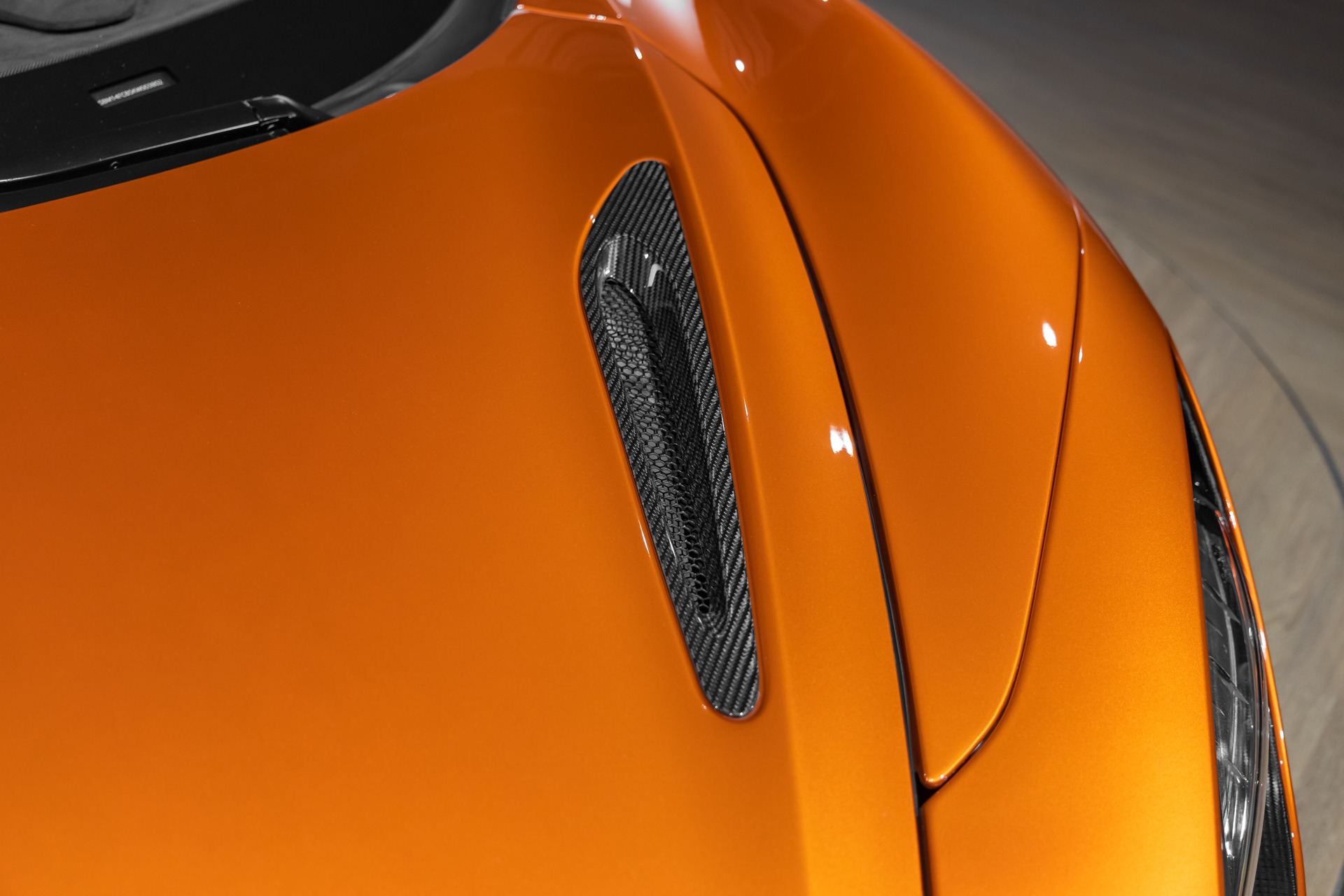 Carrosserie – MCLAREN – 720S Spider – 2019 – Azores Orange – 29 300 km – 720 ch – V8 Bi-Turbo – Transmission : Sequentielle – Origine Allemagne – Privaty Cars – Rachat de Porsche et Ferrari d’occasion proche de Nantes