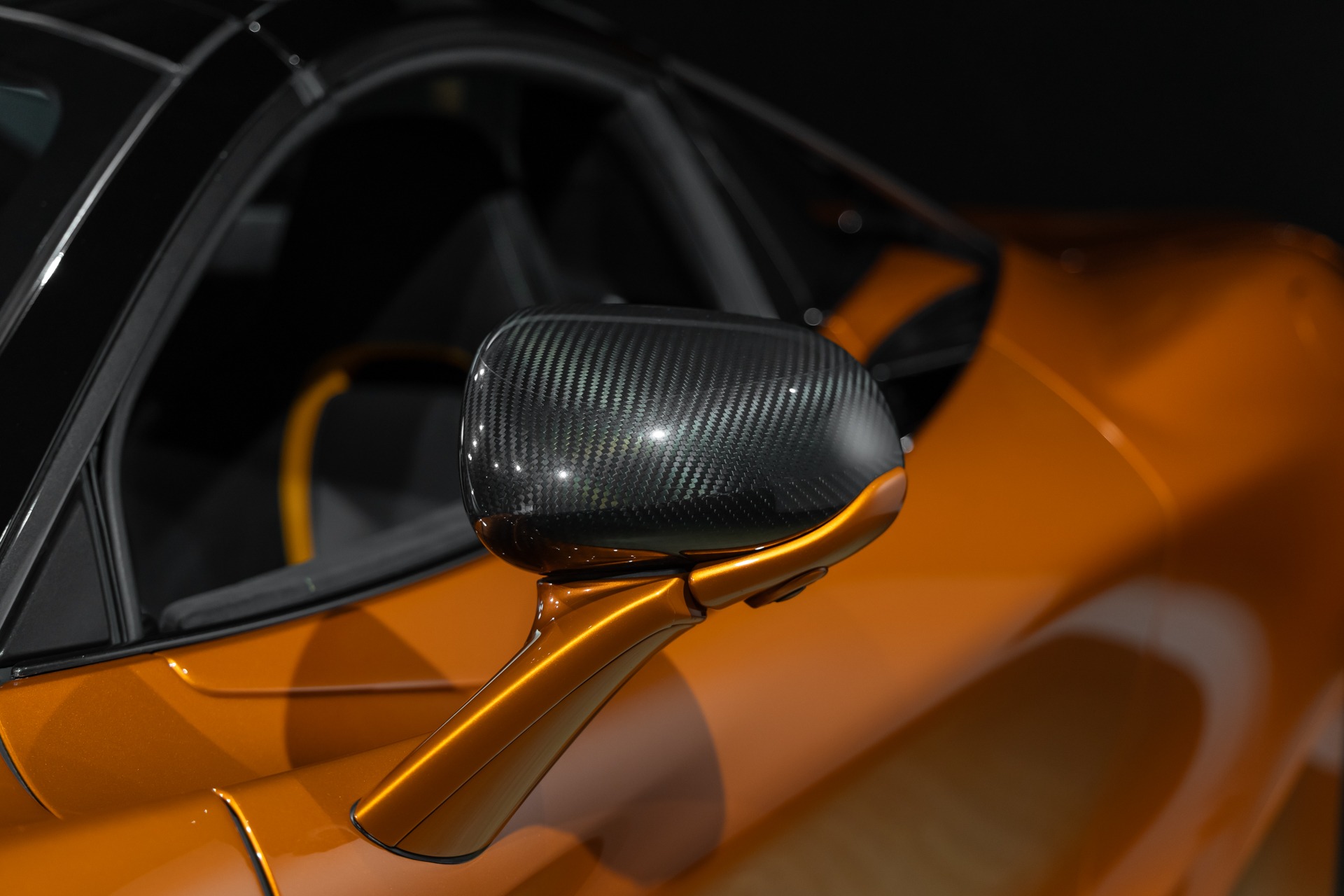 Carrosserie – MCLAREN – 720S Spider – 2019 – Azores Orange – 29 300 km – 720 ch – V8 Bi-Turbo – Transmission : Sequentielle – Origine Allemagne – Privaty Cars – Négoce de véhicules GT et sportives d’exception proche de Bordeaux