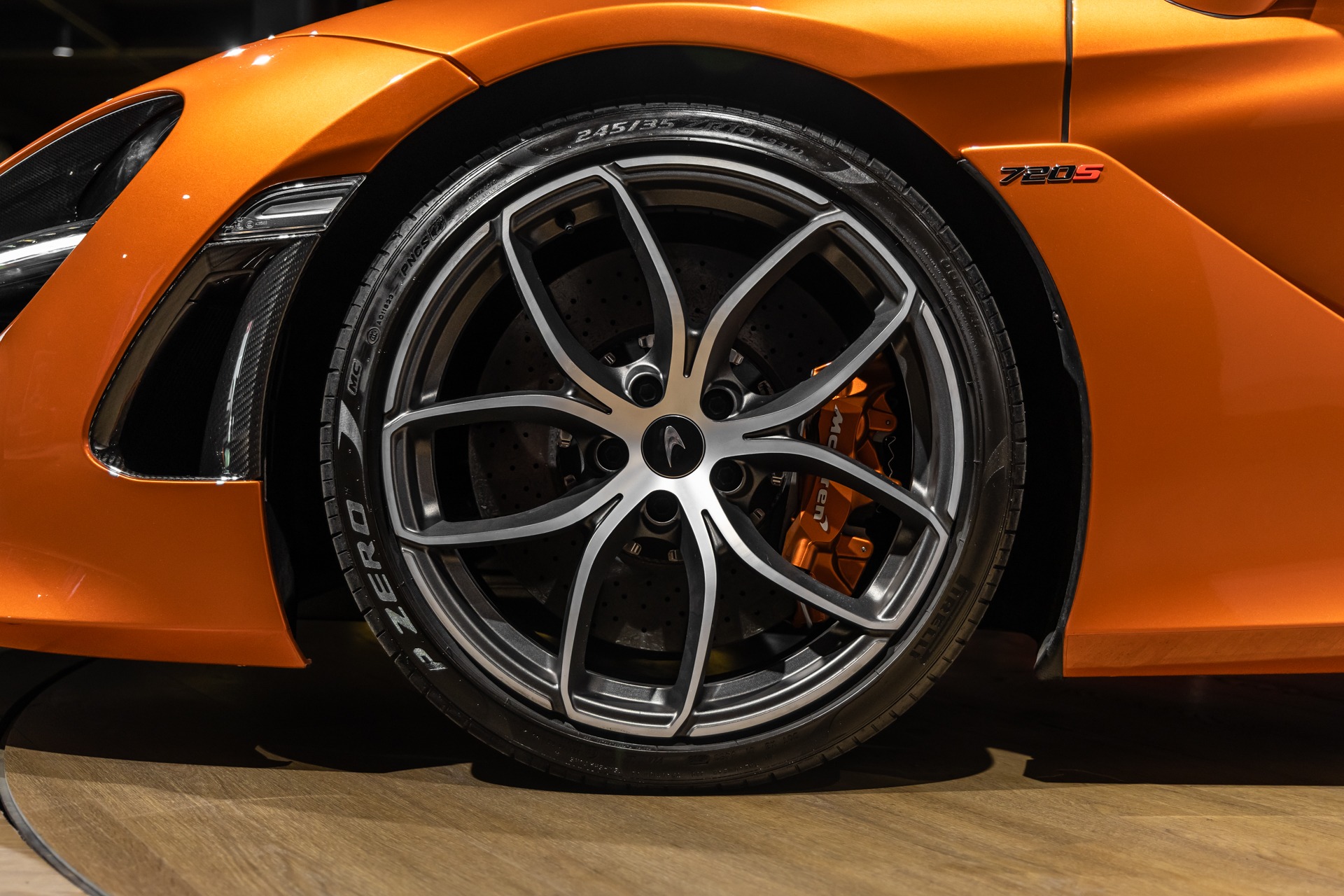 Jantes – MCLAREN – 720S Spider – 2019 – Azores Orange – 29 300 km – 720 ch – V8 Bi-Turbo – Transmission : Sequentielle – Origine Allemagne – Privaty Cars – Expert des sportives d’occasion haut de gamme près de Poitiers