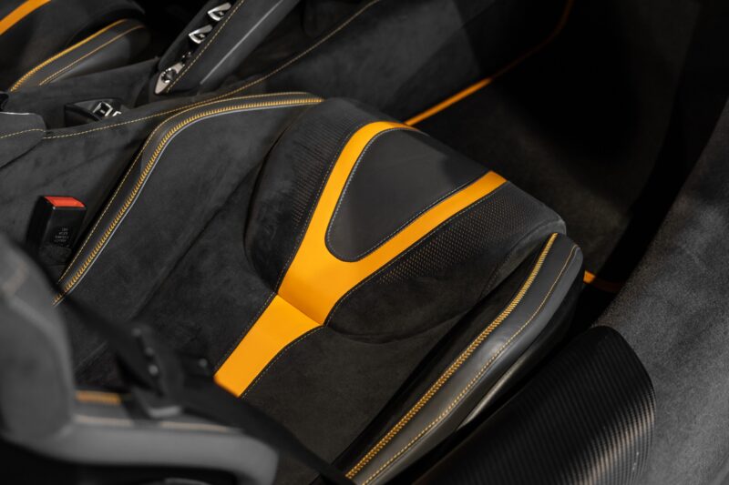 Sièges – MCLAREN – 720S Spider – 2019 – Azores Orange – 29 300 km – 720 ch – V8 Bi-Turbo – Transmission : Sequentielle – Origine Allemagne – Privaty Cars – Reprise de voitures de sport et collection en Charente-Maritime