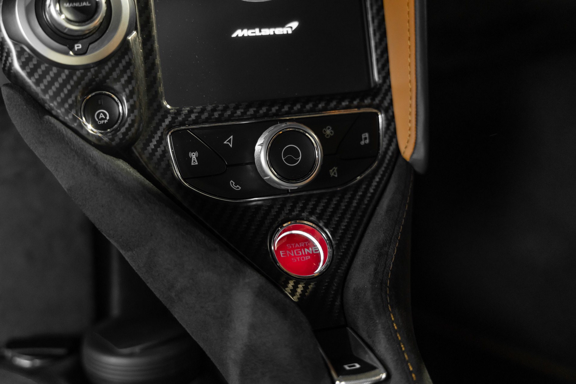 Tableau de bord – MCLAREN – 720S Spider – 2019 – Azores Orange – 29 300 km – 720 ch – V8 Bi-Turbo – Transmission : Sequentielle – Origine Allemagne – Privaty Cars – Recherche personnalisée de modèles MCLAREN en Charente-Maritime
