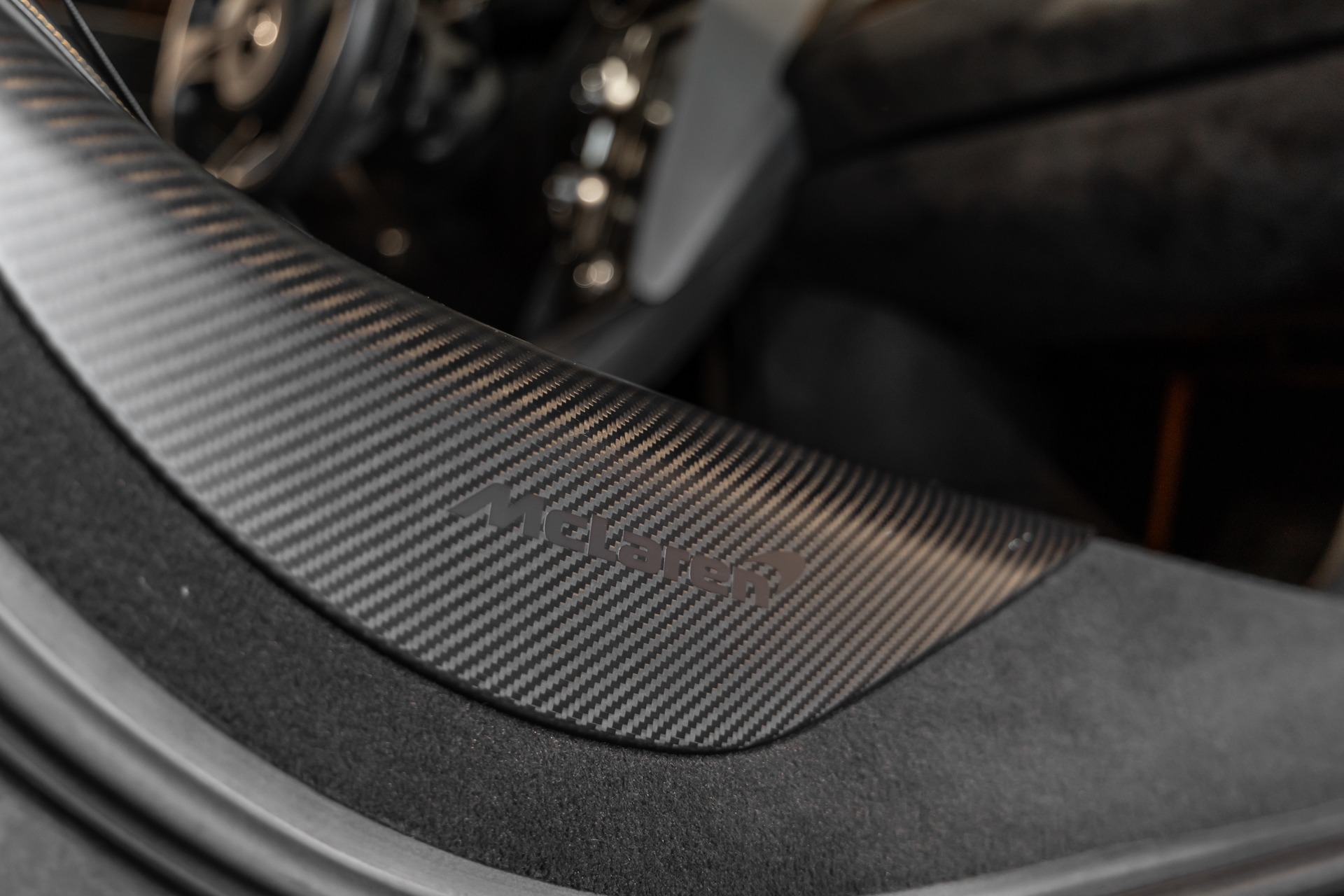 Tableau de bord – MCLAREN – 720S Spider – 2019 – Azores Orange – 29 300 km – 720 ch – V8 Bi-Turbo – Transmission : Sequentielle – Origine Allemagne – Privaty Cars – Recherche personnalisée de modèles MCLAREN en Nouvelle-Aquitaine