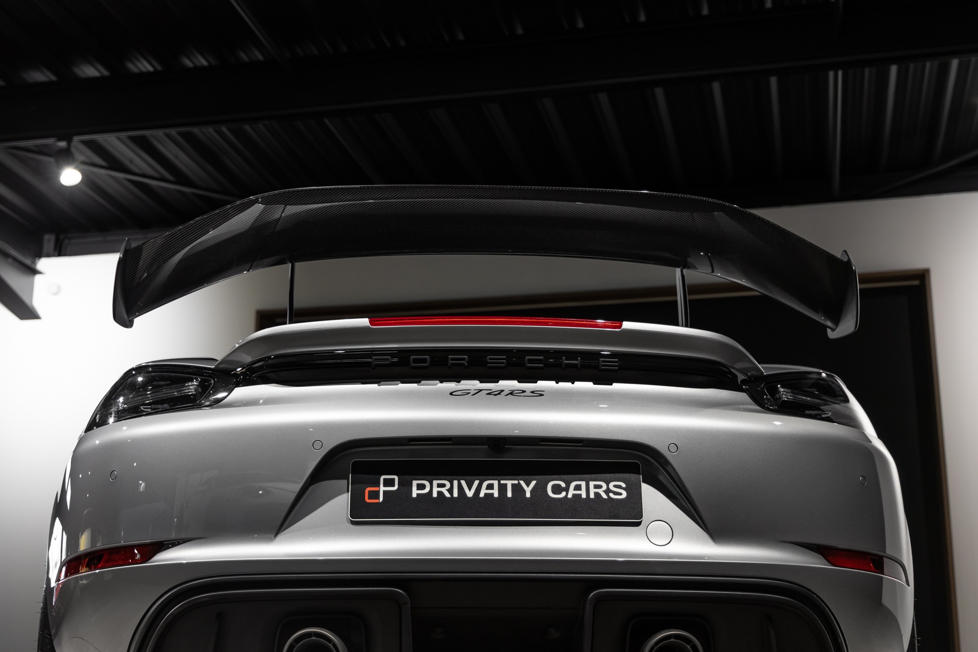 Carrosserie – PORSCHE – 718 GT4RS – 2024 – Gris Argent GT – 12 900 km – 500 ch – Flat 6 Atmo – Transmission : Sequentielle – Origine France – Privaty Cars – Reprise de voitures de sport et collection à La Rochelle