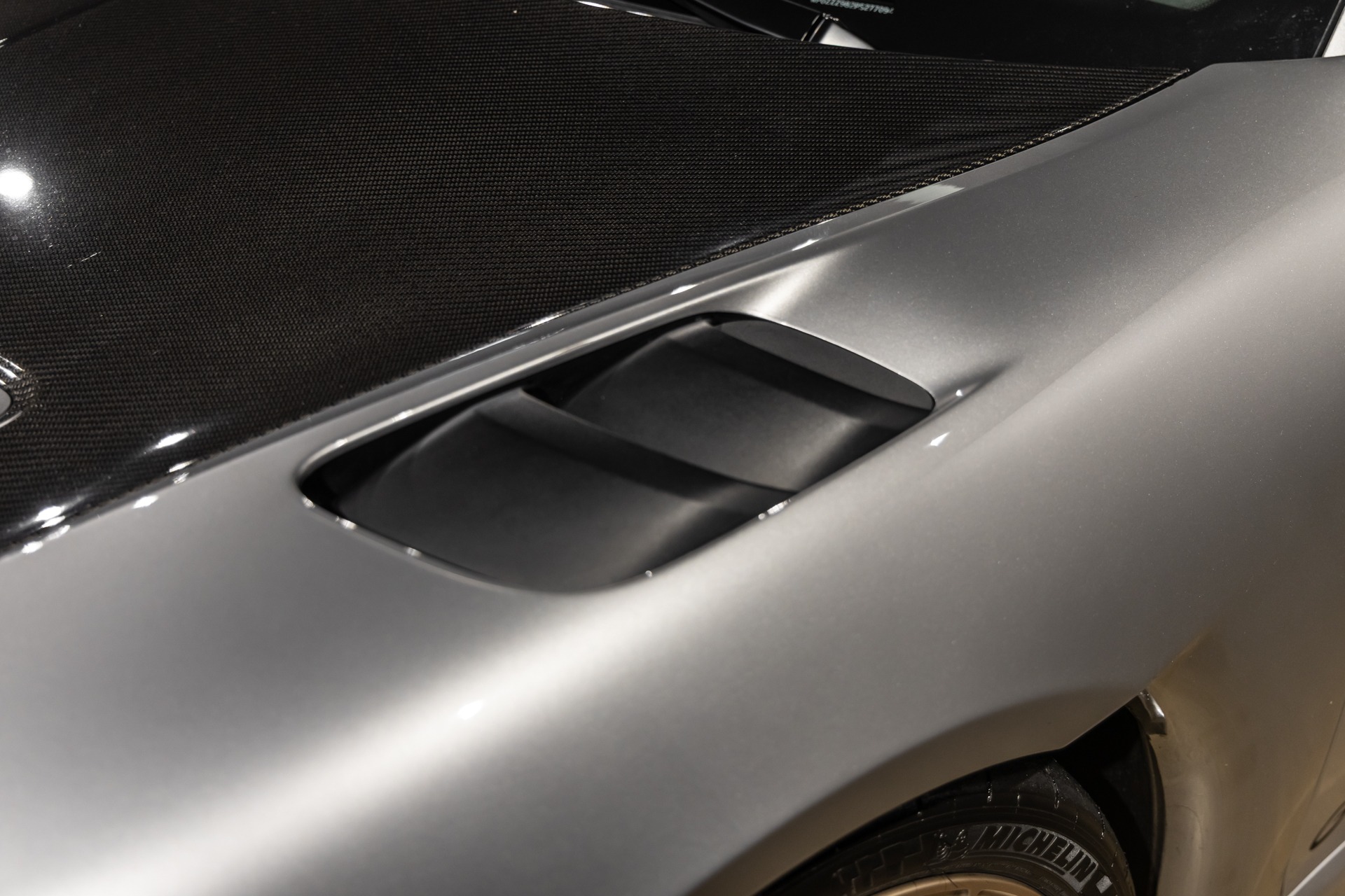 Carrosserie – PORSCHE – 718 GT4RS – 2024 – Gris Argent GT – 12 900 km – 500 ch – Flat 6 Atmo – Transmission : Sequentielle – Origine France – Privaty Cars – Recherche personnalisée de modèles PORSCHE proche de Bordeaux