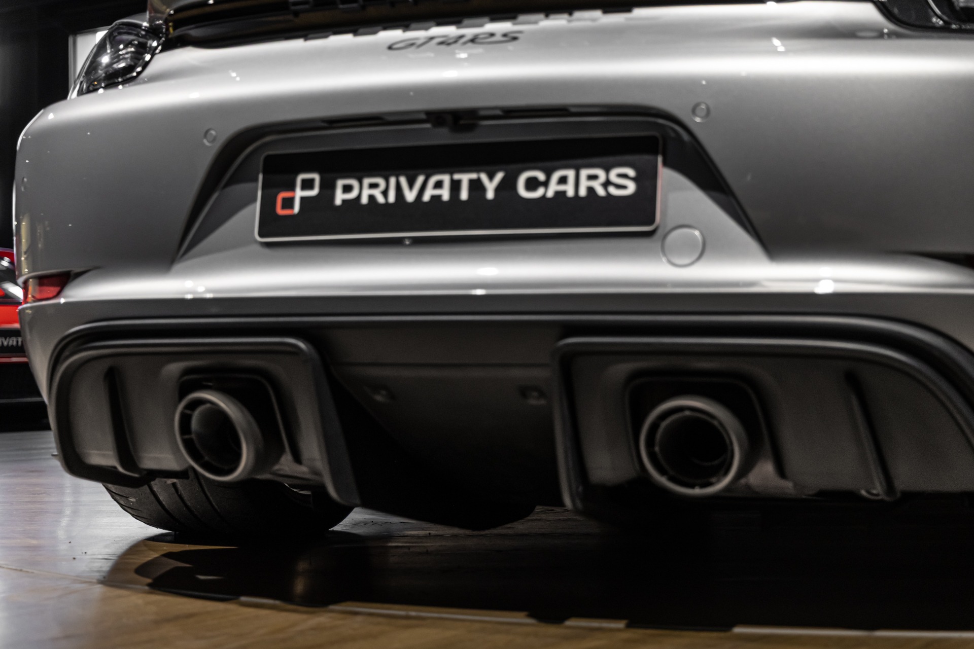 Moteur – PORSCHE – 718 GT4RS – 2024 – Gris Argent GT – 12 900 km – 500 ch – Flat 6 Atmo – Transmission : Sequentielle – Origine France – Privaty Cars – Expert des sportives d’occasion haut de gamme entre Bordeaux et Nantes