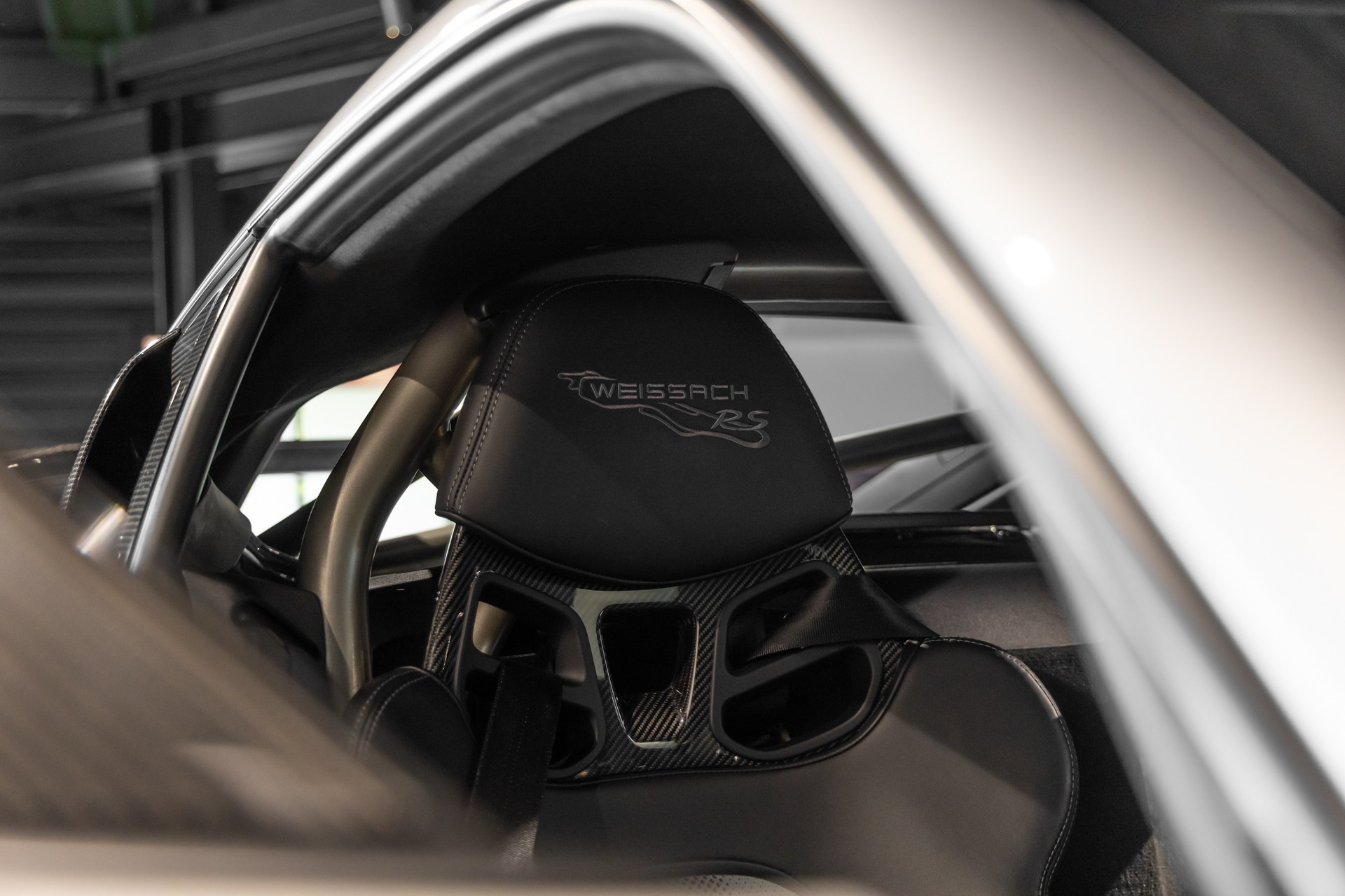 Sièges baquets en carbone – PORSCHE – 718 GT4RS – 2024 – Gris Argent GT – 12 900 km – 500 ch – Flat 6 Atmo – Transmission : Sequentielle – Origine France – Privaty Cars – Expert des modèles PORSCHE près de Niort