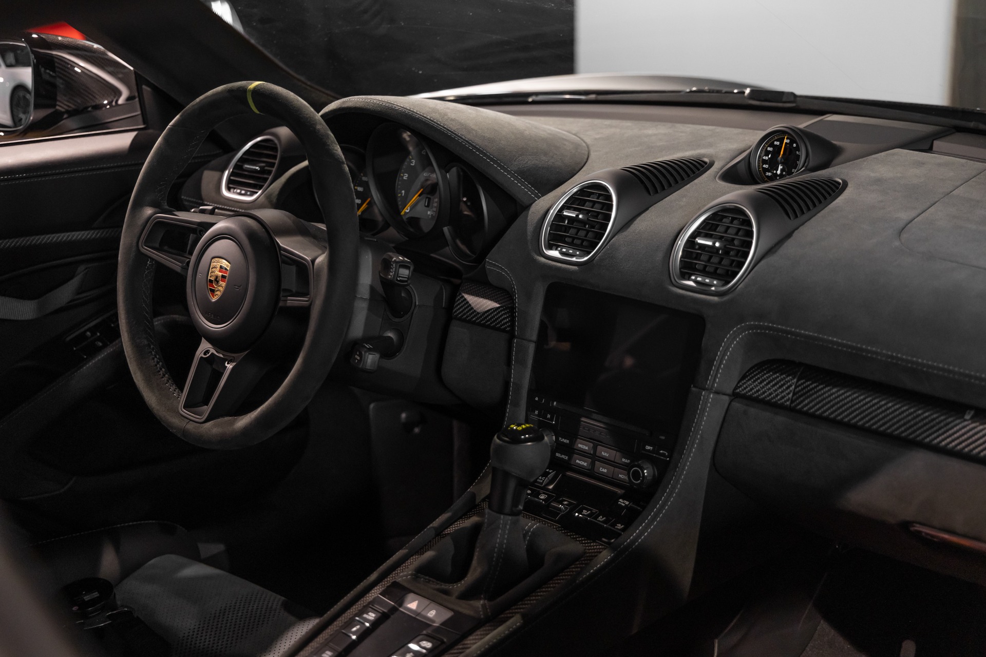 Tableau de bord – PORSCHE – 718 GT4RS – 2024 – Gris Argent GT – 12 900 km – 500 ch – Flat 6 Atmo – Transmission : Sequentielle – Origine France – Privaty Cars – Dépôt-vente sécurisé de véhicules de prestige à 2 heures de Paris en TGV