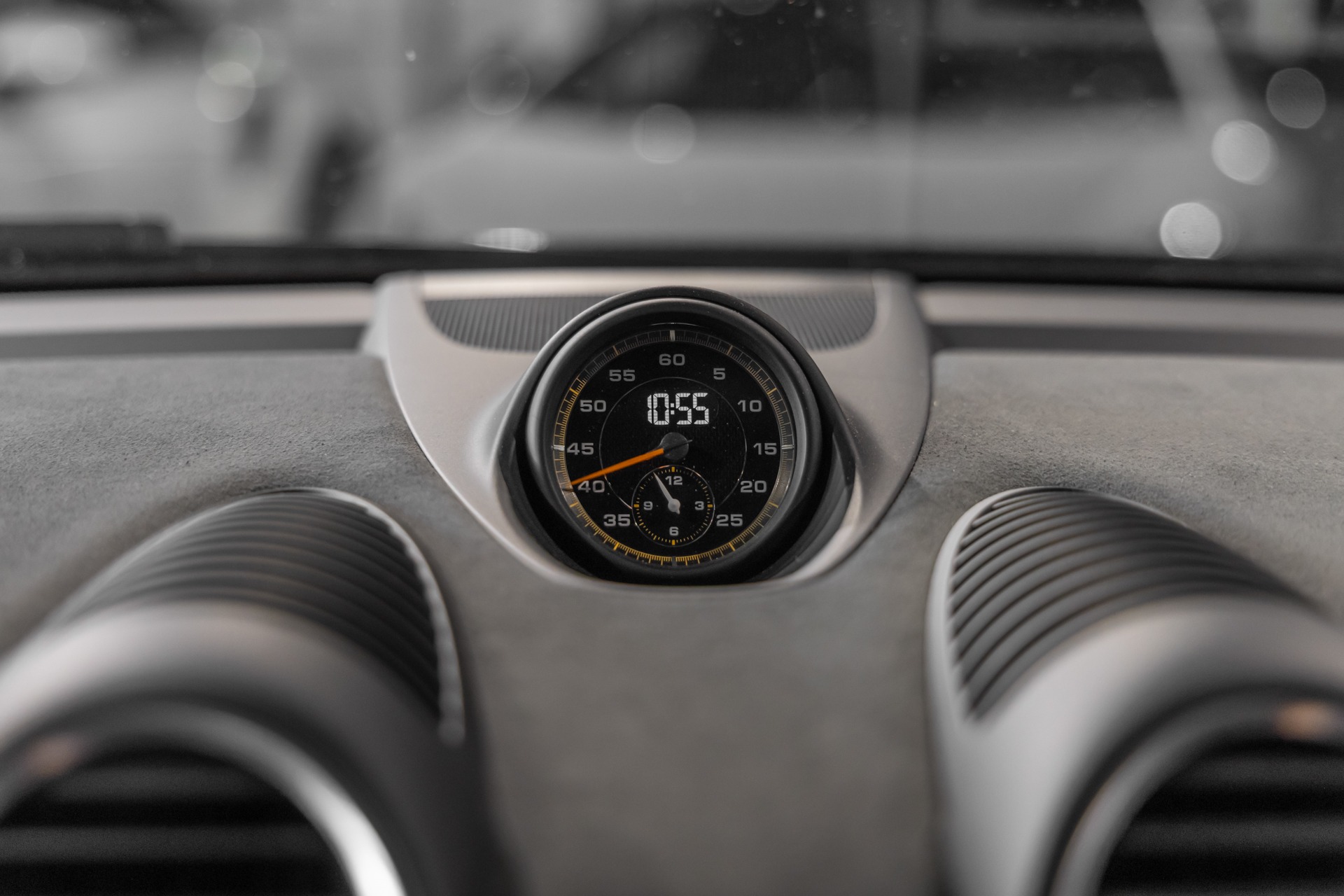 Tableau de bord – PORSCHE – 718 GT4RS – 2024 – Gris Argent GT – 12 900 km – 500 ch – Flat 6 Atmo – Transmission : Sequentielle – Origine France – Privaty Cars – Véhicules de sport et de luxe d’occasion proche de Bordeaux