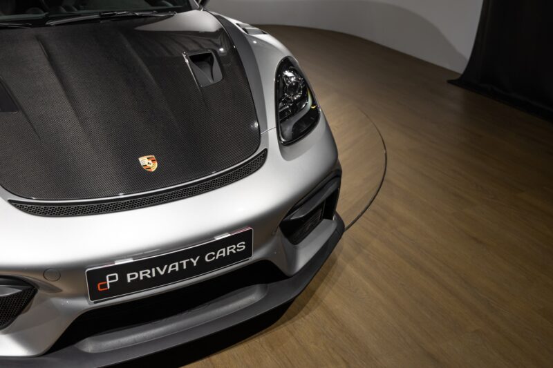 À vendre – PORSCHE – 718 GT4RS – 2024 – Gris Argent GT – 12 900 km – 500 ch – Flat 6 Atmo – Transmission : Sequentielle – Vue principale – Origine France – Privaty Cars – Courtage automobile pour véhicules exclusifs entre Bordeaux et Nantes