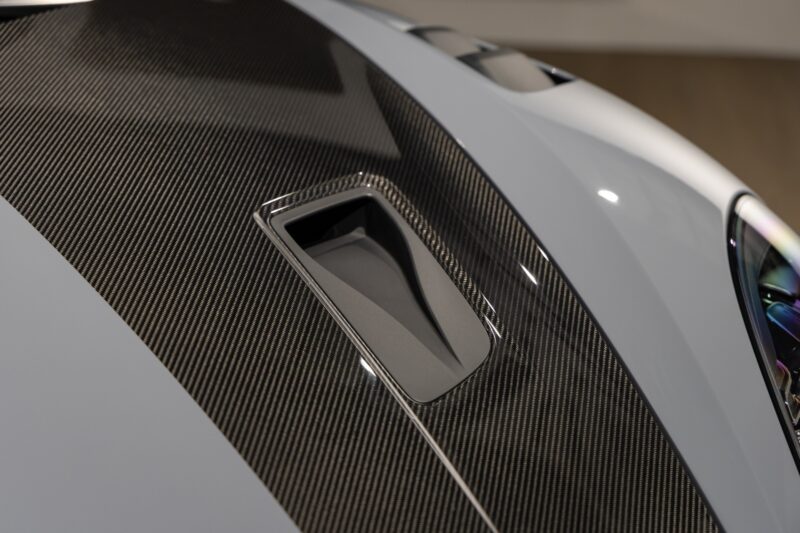 Carrosserie – PORSCHE – 718 Spyder RS – 2025 – Gris Arctique – 4 500 km – 500 ch – Flat 6 Atmo – Transmission : Sequentielle – Origine France – Privaty Cars – Expert des sportives d’occasion haut de gamme près de Niort