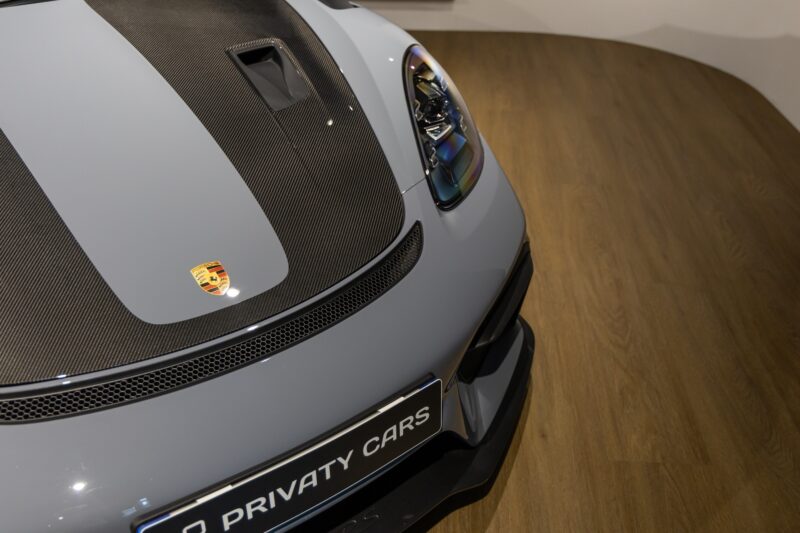 À vendre – PORSCHE – 718 Spyder RS – 2025 – Gris Arctique – 4 500 km – 500 ch – Flat 6 Atmo – Transmission : Sequentielle – Vue principale – Origine France – Privaty Cars – Service de courtage et recherche automobile premium en Nouvelle-Aquitaine
