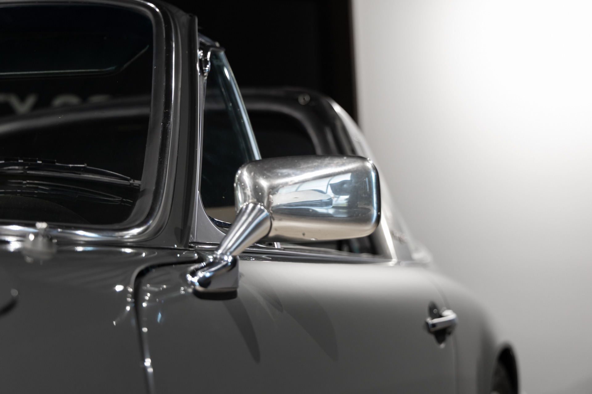 Carrosserie – PORSCHE – 911 912 Targa – 1973 – Slate Grey – 73 900 km – 165 ch – flat-6 2.4 litres Atmo – Transmission : Manuelle – Origine État-unis – Privaty Cars – Expert des voitures de prestige d’occasion en Charente-Maritime