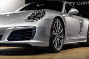 Carrosserie – PORSCHE – 911 991.2 Carrera 4s – 2016 – Gris Argent GT – 45 900 km – 420 ch – Flat 6 bi-turbo – Transmission : Séquentielle – Origine Allemagne – Privaty Cars – Dépôt-vente de véhicules PORSCHE près de Niort
