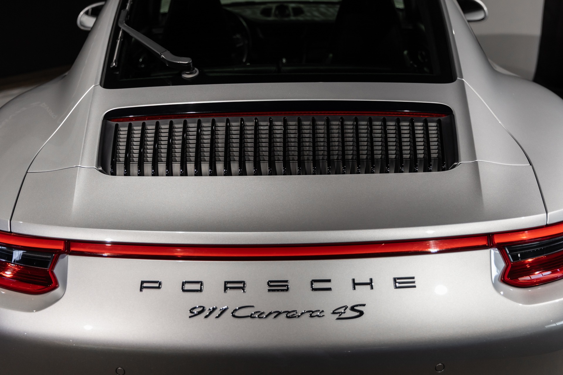 Carrosserie – PORSCHE – 911 991.2 Carrera 4s – 2016 – Gris Argent GT – 45 900 km – 420 ch – Flat 6 bi-turbo – Transmission : Séquentielle – Origine Allemagne – Privaty Cars – Achat et vente de véhicules PORSCHE d’occasion en Charente-Maritime