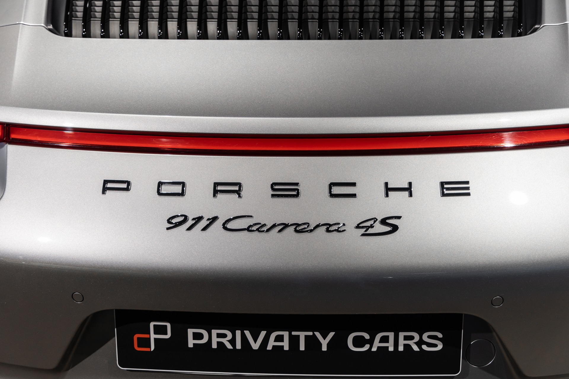 Carrosserie – PORSCHE – 911 991.2 Carrera 4s – 2016 – Gris Argent GT – 45 900 km – 420 ch – Flat 6 bi-turbo – Transmission : Séquentielle – Origine Allemagne – Privaty Cars – Courtage automobile pour véhicules exclusifs entre Bordeaux et Nantes