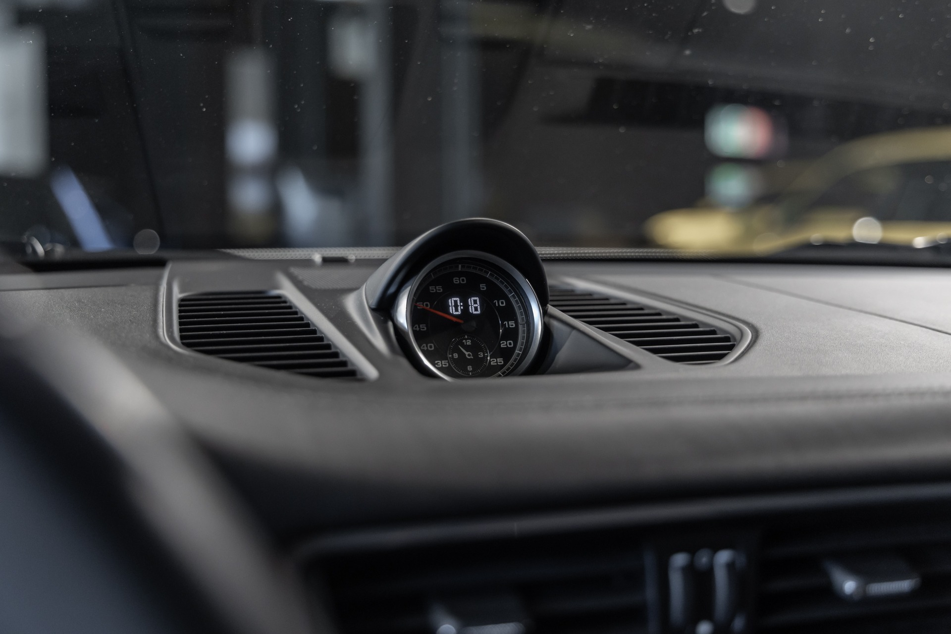 Tableau de bord – PORSCHE – 911 991.2 Carrera 4s – 2016 – Gris Argent GT – 45 900 km – 420 ch – Flat 6 bi-turbo – Transmission : Séquentielle – Origine Allemagne – Privaty Cars – Dépôt-vente sécurisé de véhicules de prestige près de Poitiers
