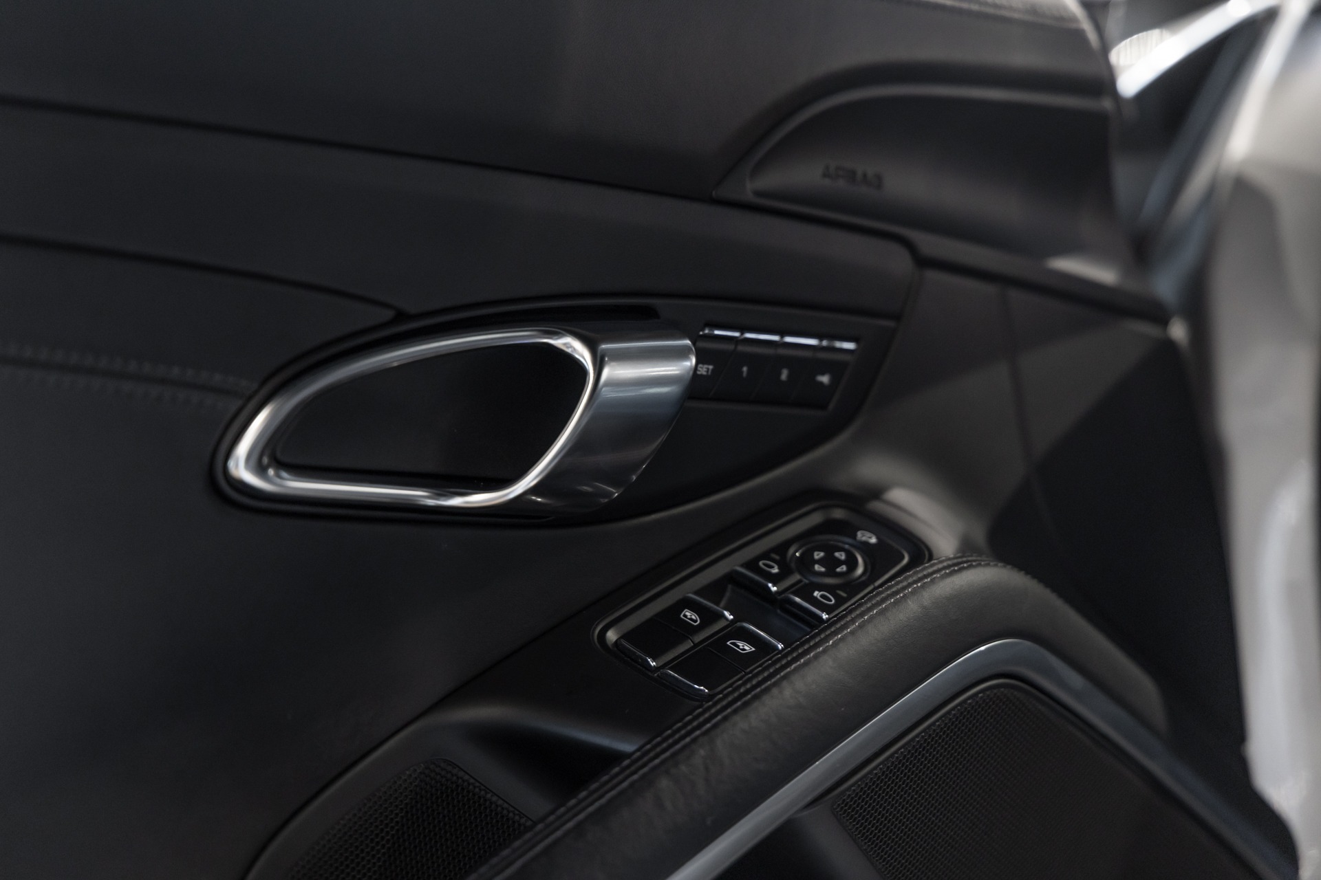 Tableau de bord – PORSCHE – 911 991.2 Carrera 4s – 2016 – Gris Argent GT – 45 900 km – 420 ch – Flat 6 bi-turbo – Transmission : Séquentielle – Origine Allemagne – Privaty Cars – Mandat de vente pour automobiles de luxe proche de Nantes